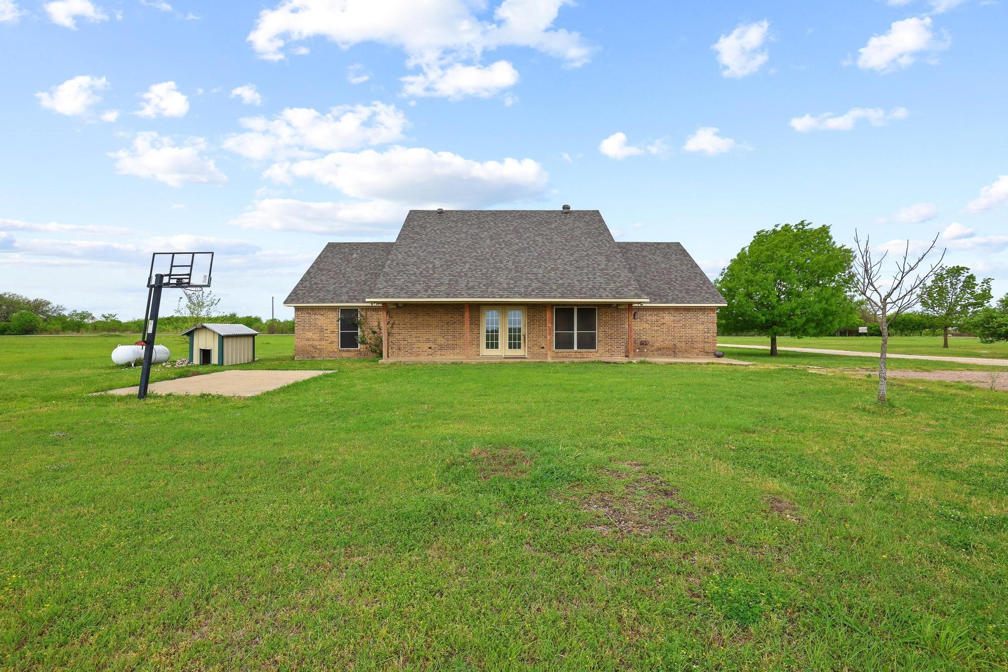 386 Scoggins Road Tioga TX 76271