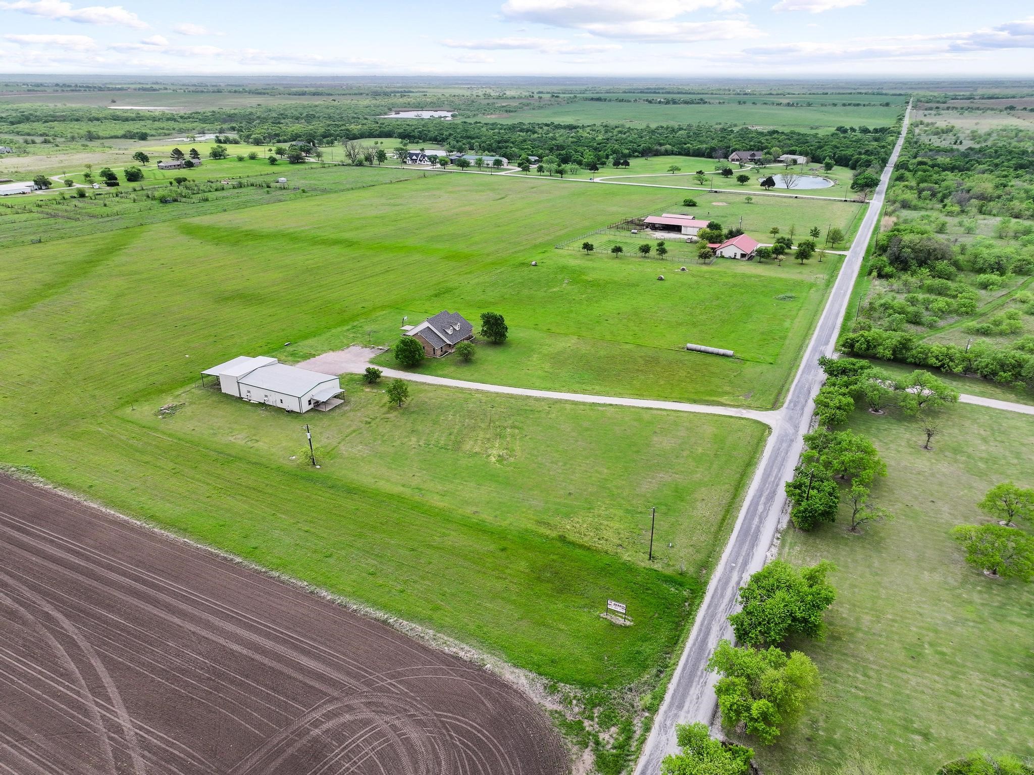 386 Scoggins Road Tioga TX 76271