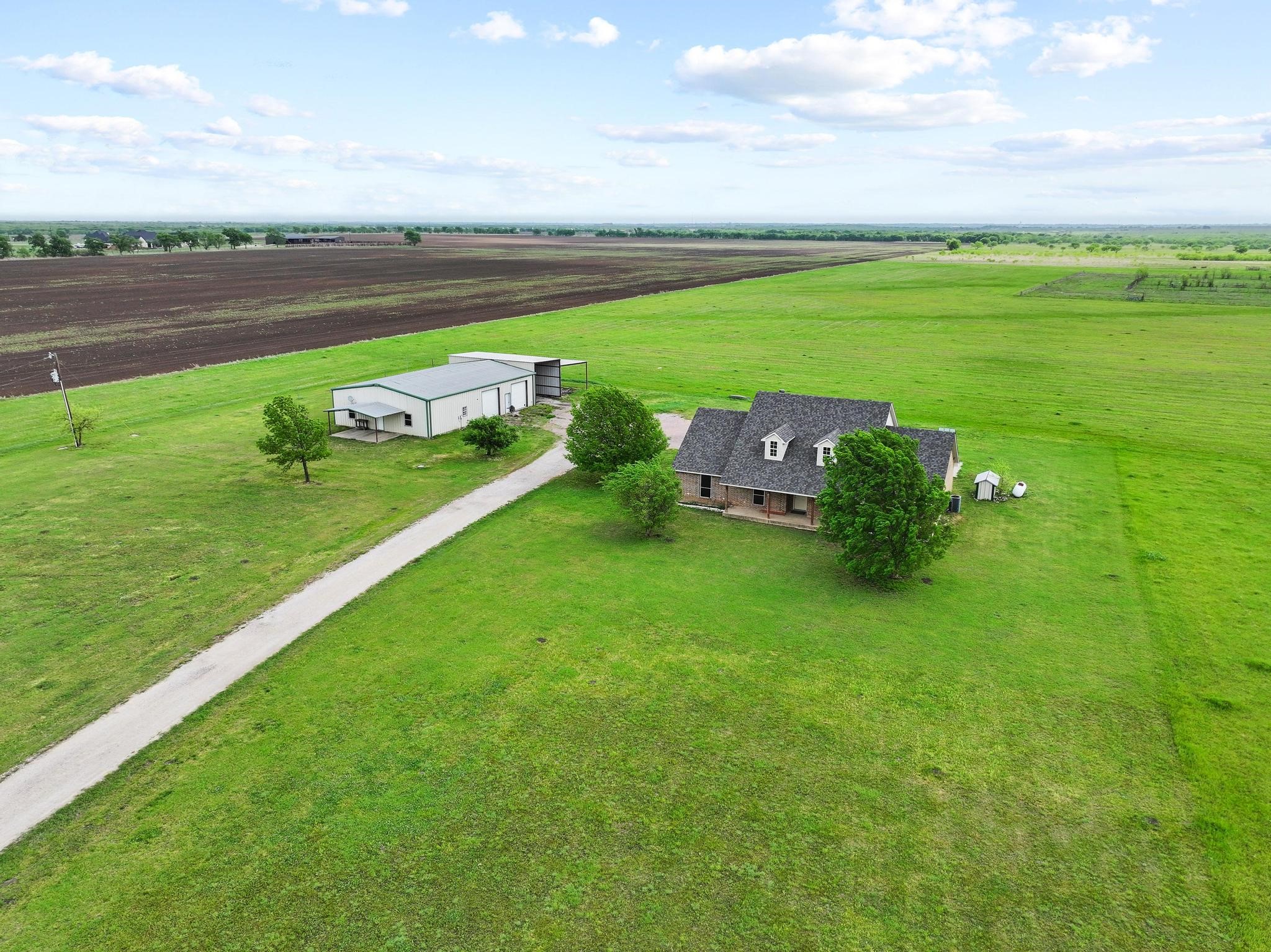 386 Scoggins Road Tioga TX 76271