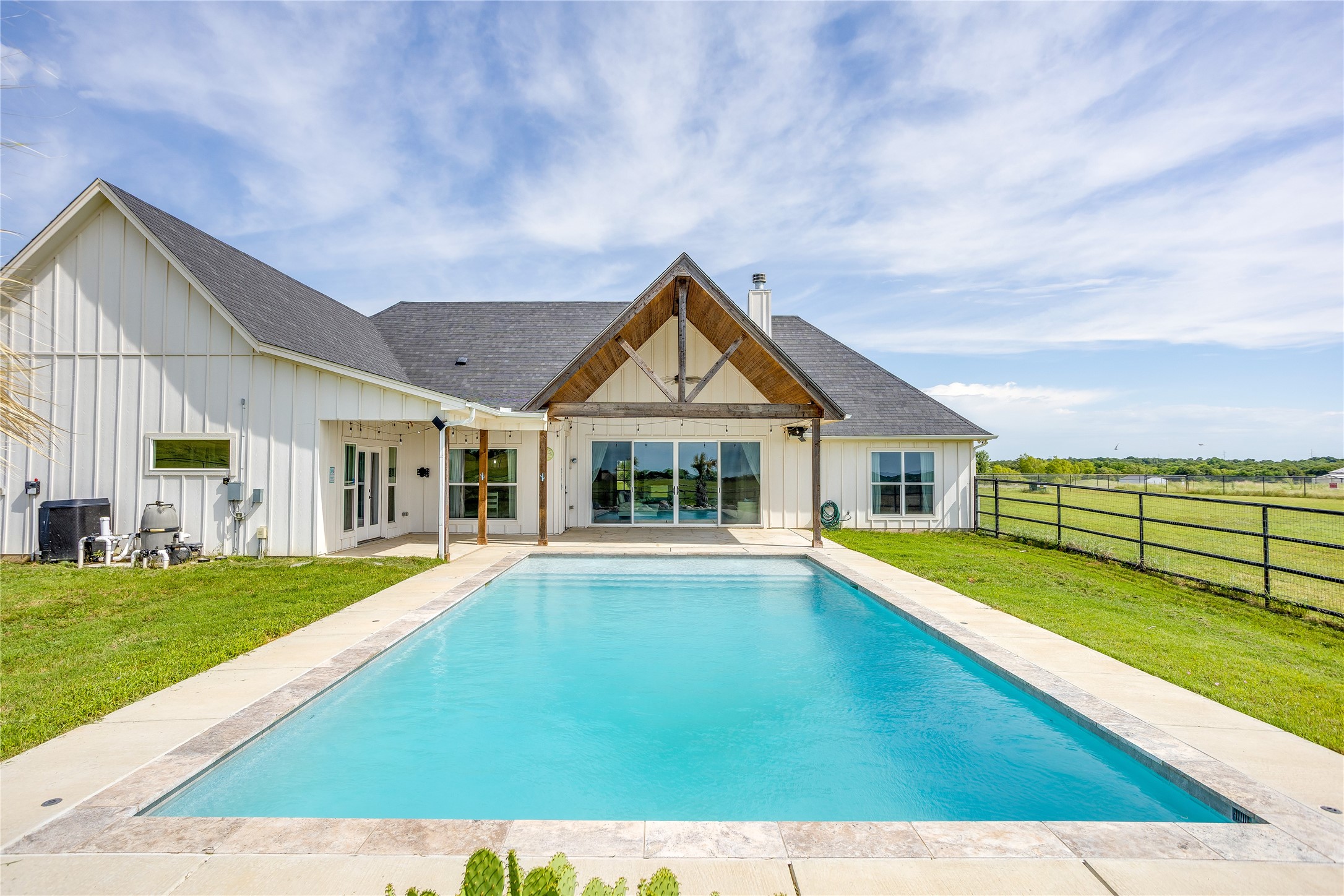 1024 Monarch Court Poolville TX 76487