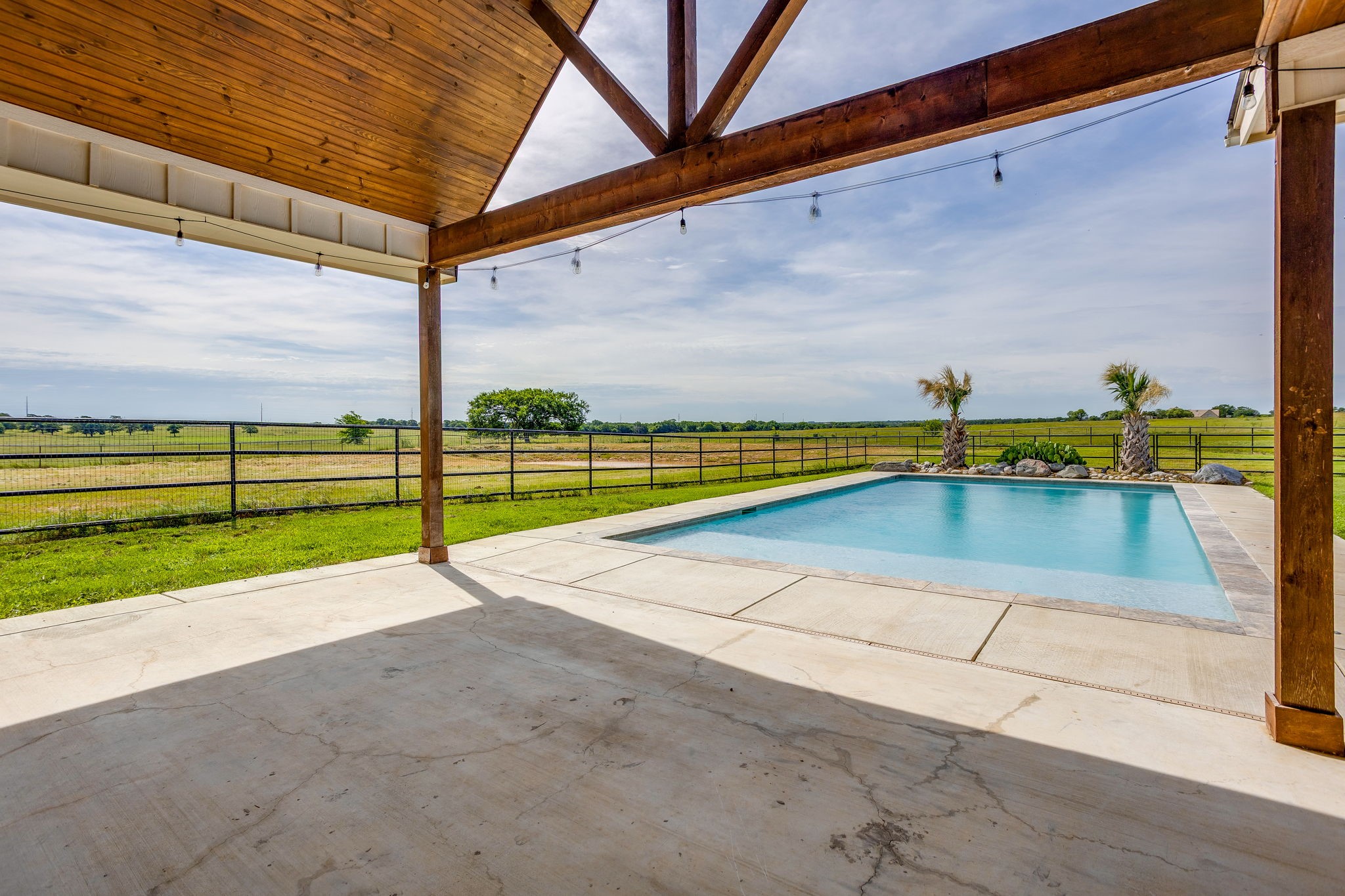1024 Monarch Court Poolville TX 76487