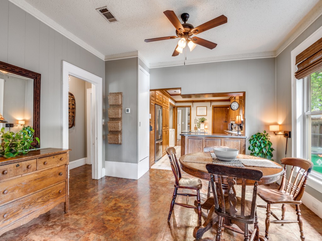 1107 E Marvin Avenue Waxahachie TX 75165