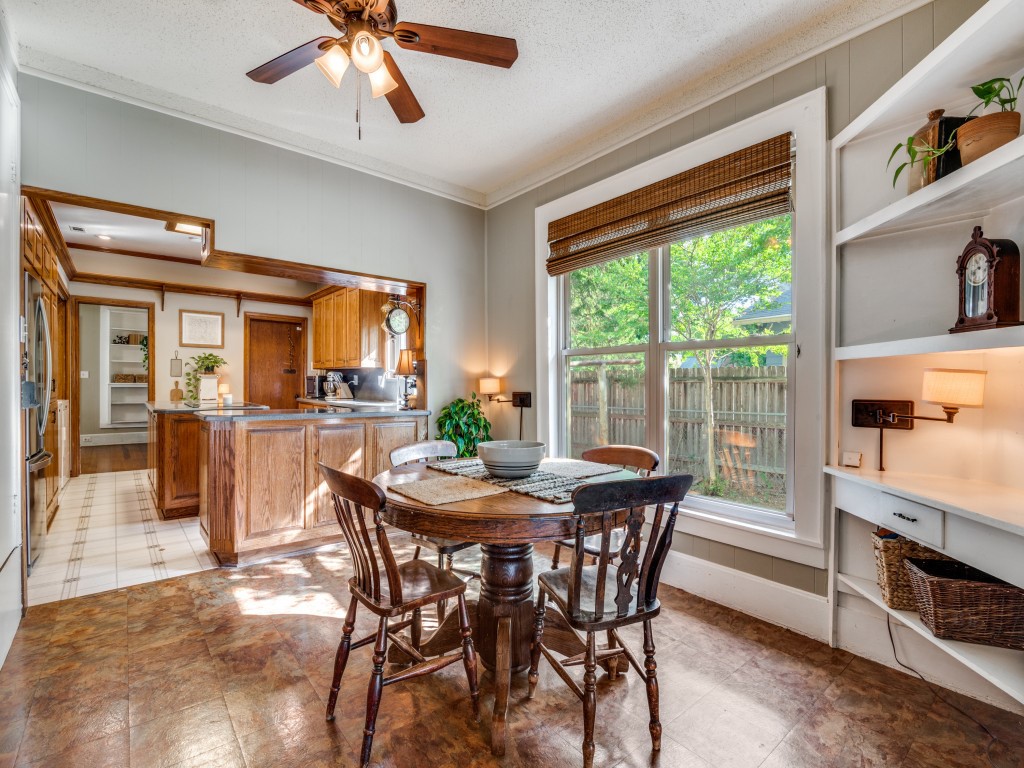 1107 E Marvin Avenue Waxahachie TX 75165