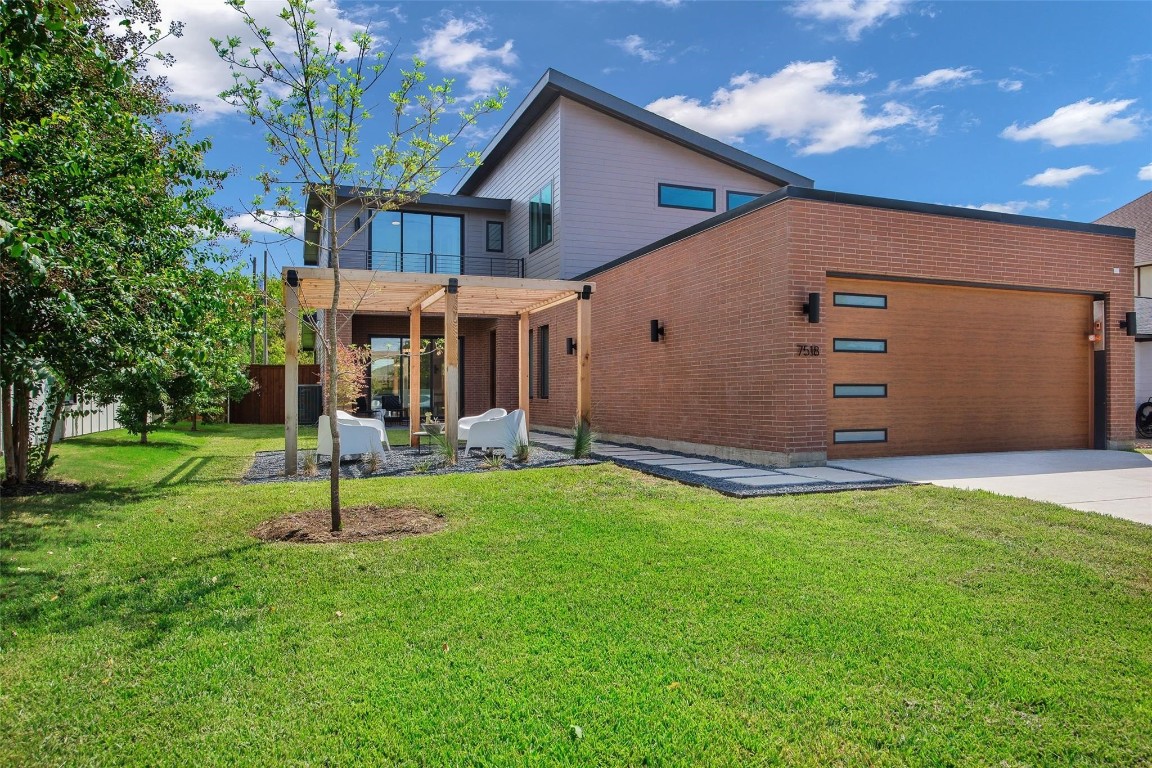 7518 Roper Street Dallas TX 75209