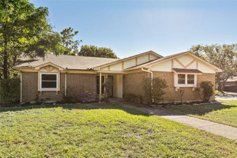 1109 Elderberry Court Benbrook TX 76126