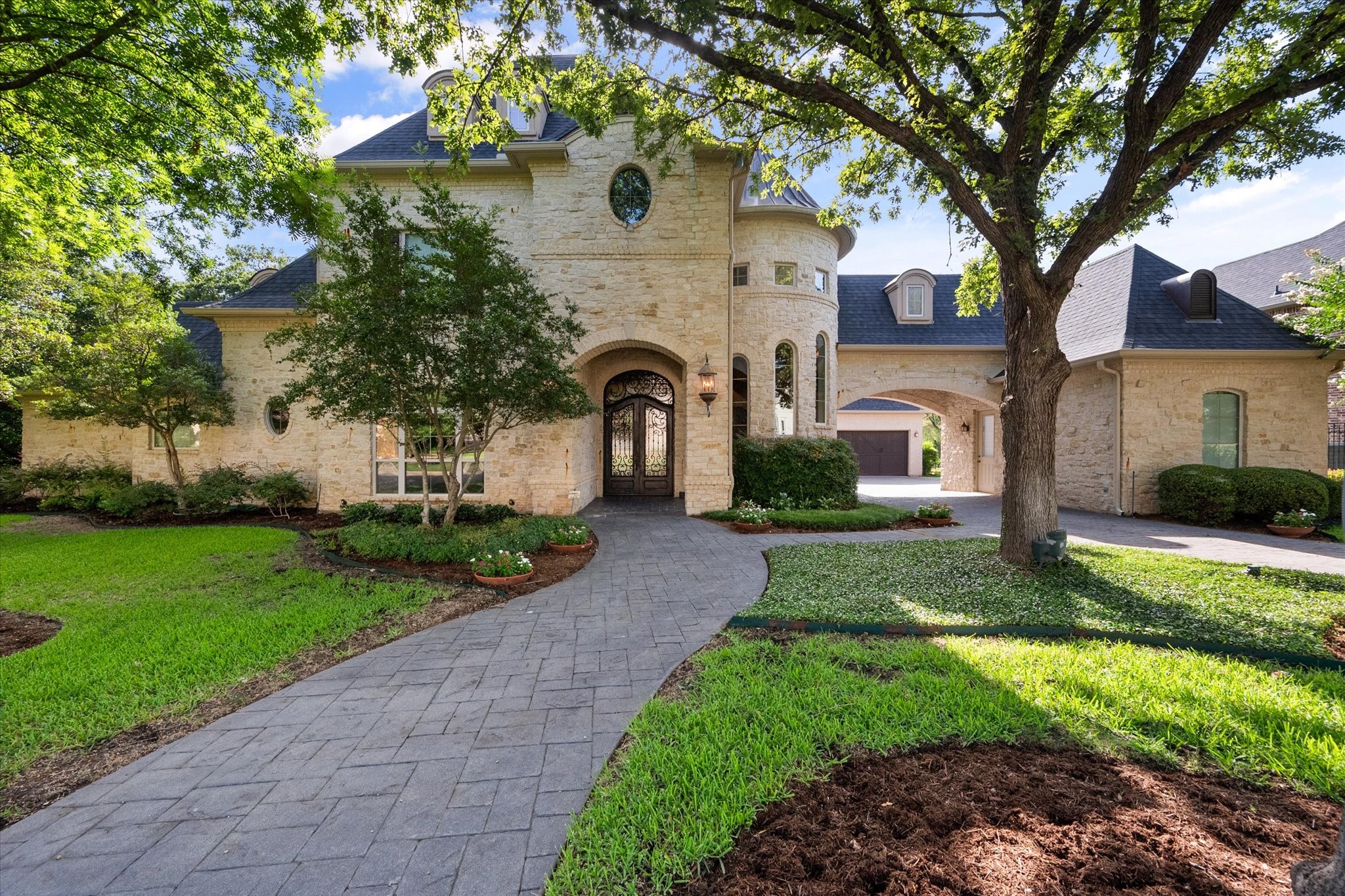 7203 Riverbrook Court Arlington TX 76001