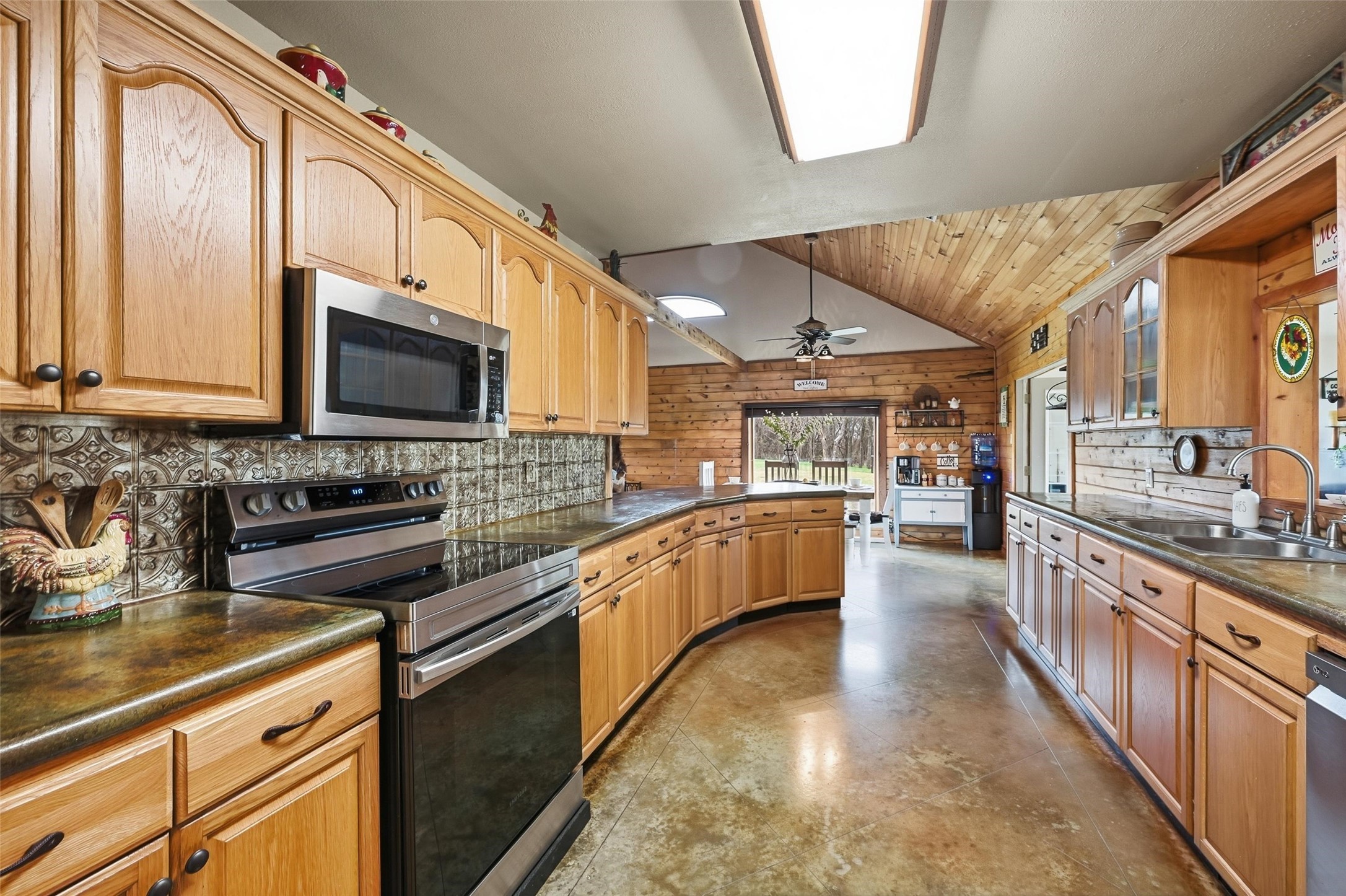 17311 E Us-82 Honey Grove TX 75446