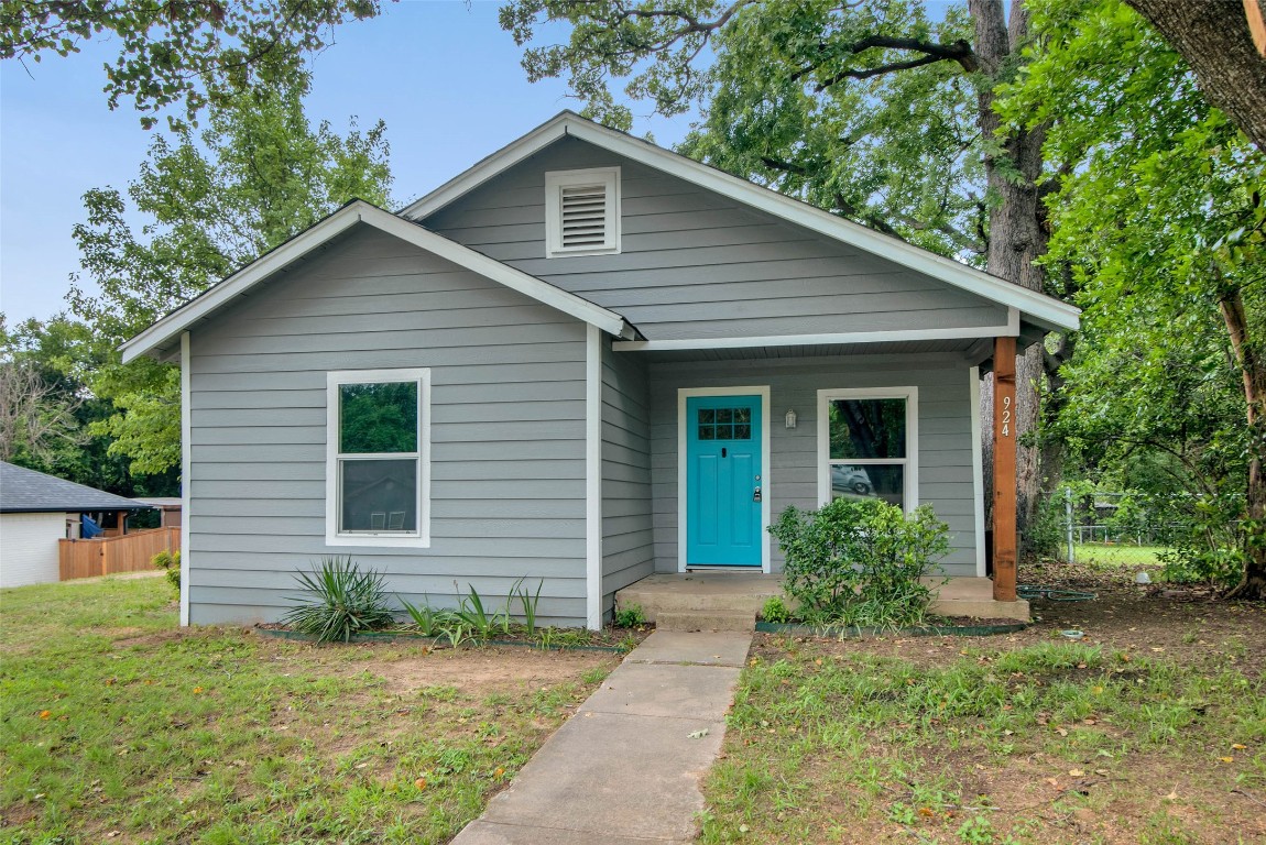 924 W Hull Street Denison TX 75020