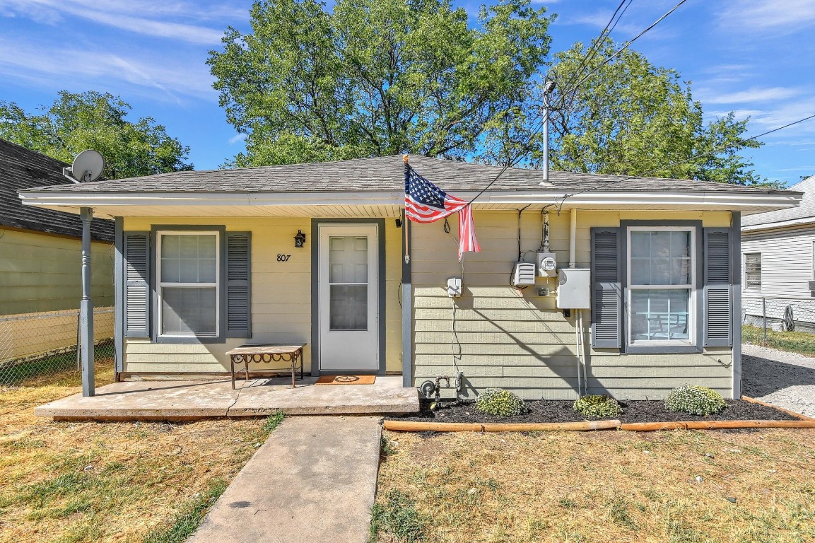 807 Lawrence Street Gainesville TX 76240