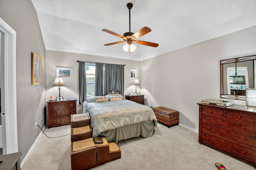 420 Meadowcrest Drive Azle TX 76020