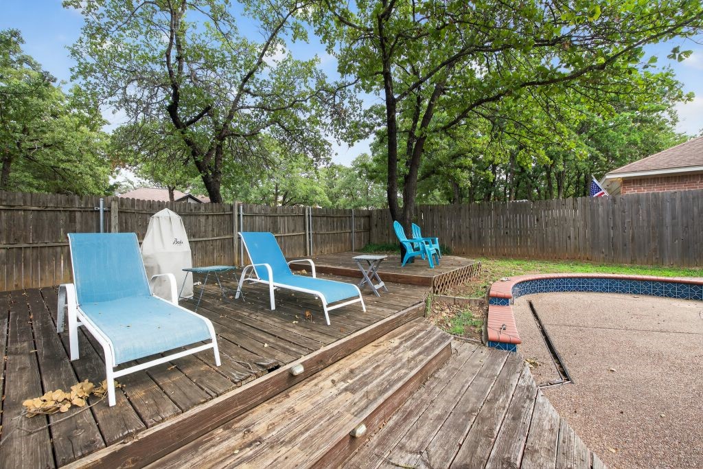 420 Meadowcrest Drive Azle TX 76020