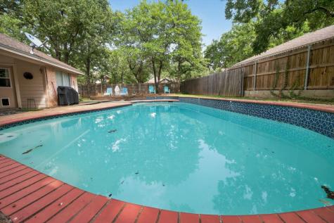 420 Meadowcrest Drive Azle TX 76020