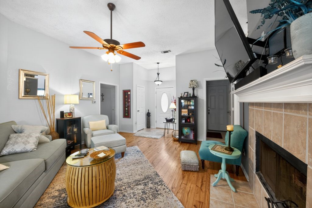 420 Meadowcrest Drive Azle TX 76020
