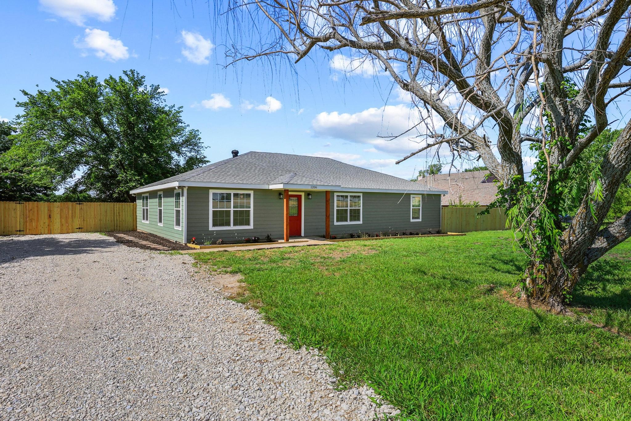 1206 E Fm 902 Howe TX 75090