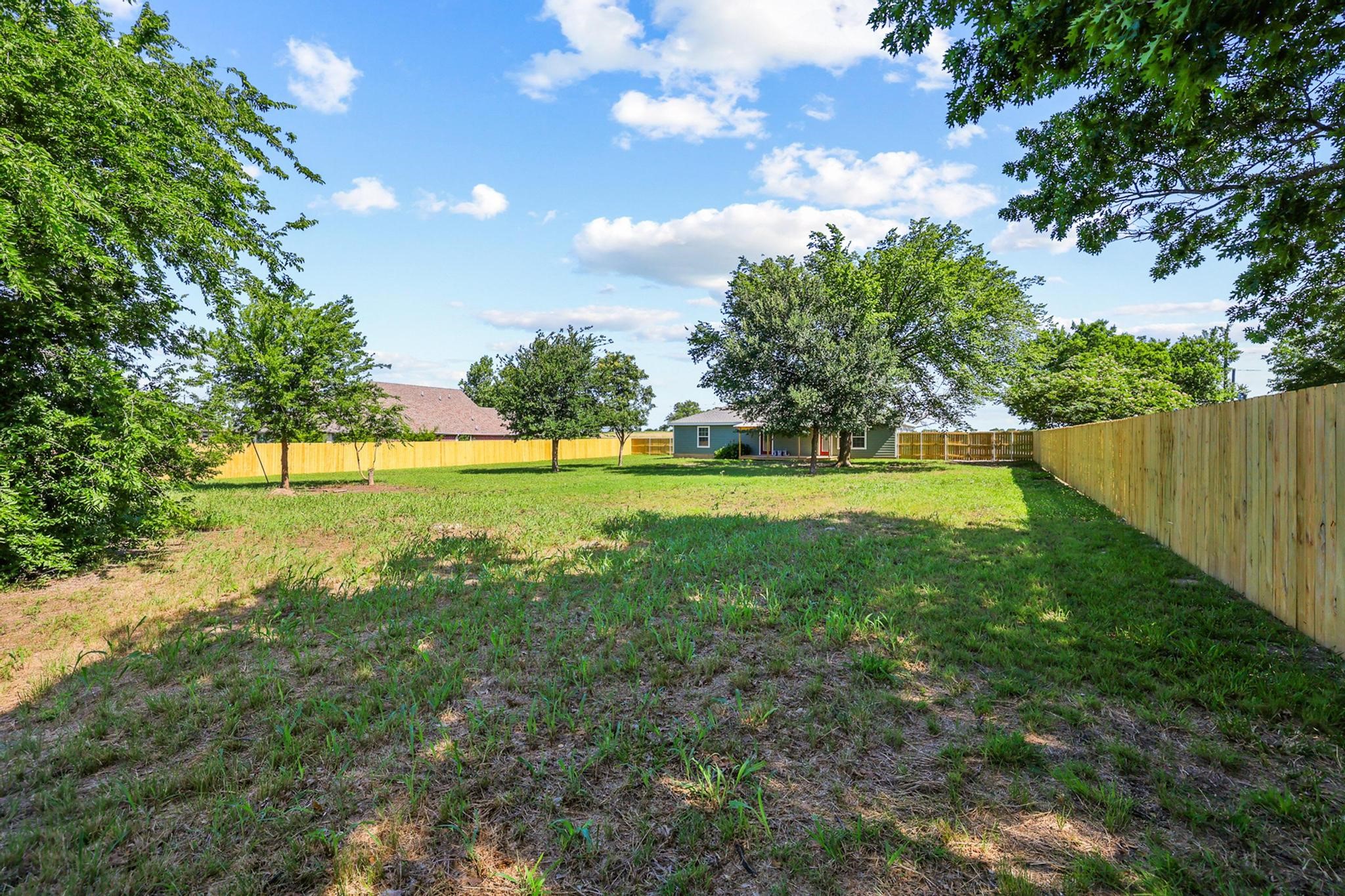 1206 E Fm 902 Howe TX 75090