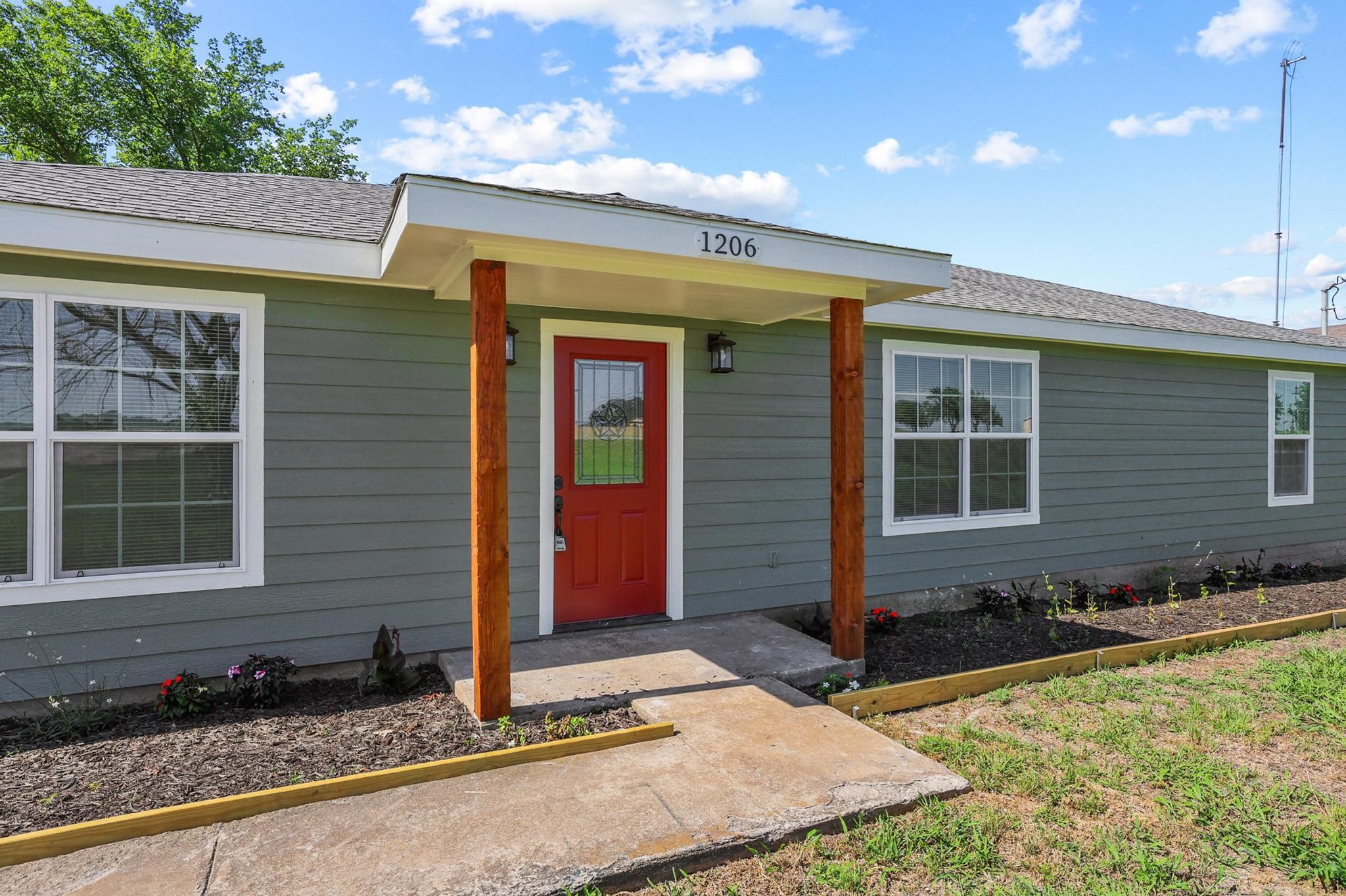 1206 E Fm 902 Howe TX 75090