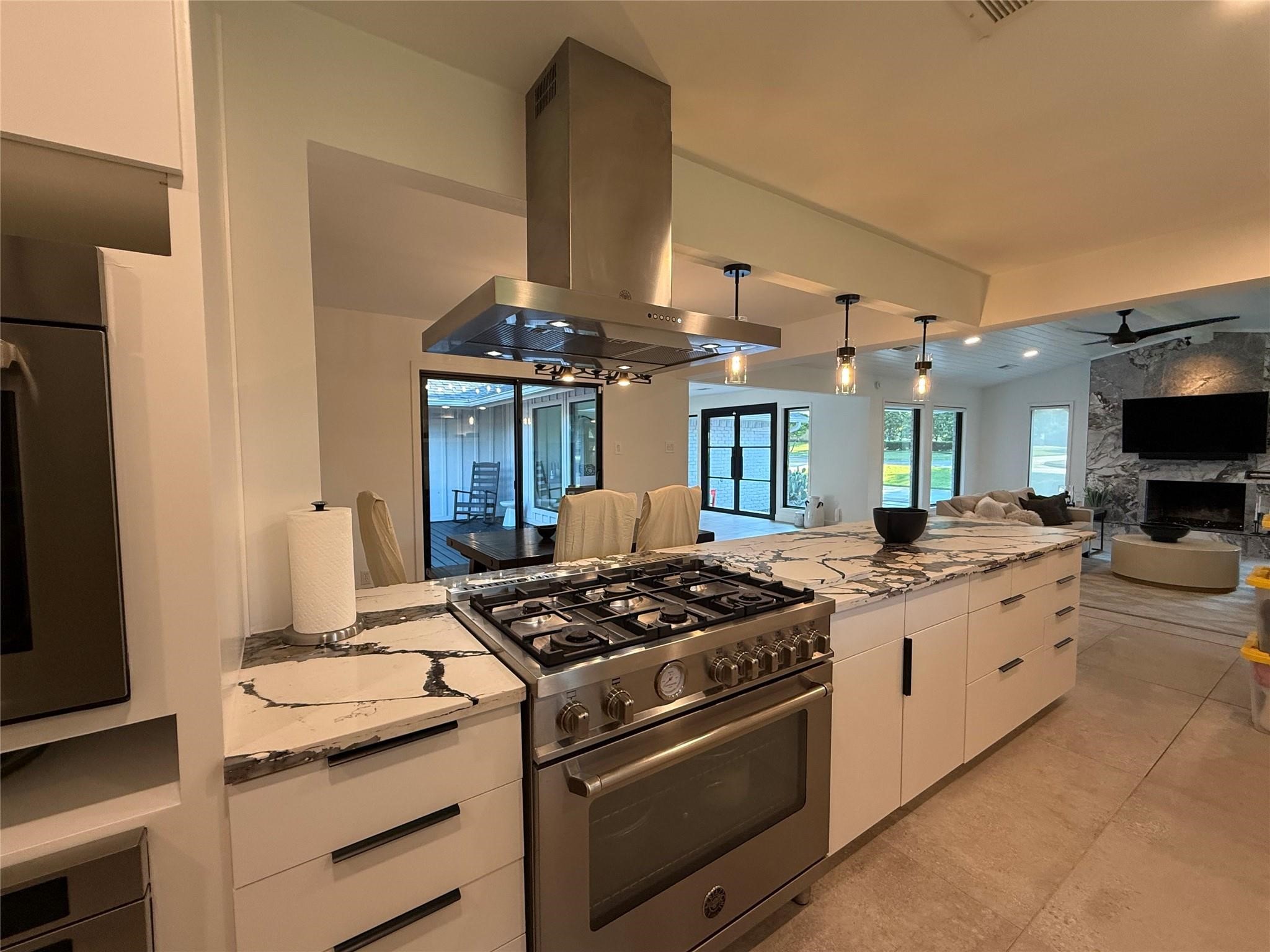 6522 Ridgeview Circle Dallas TX 75240