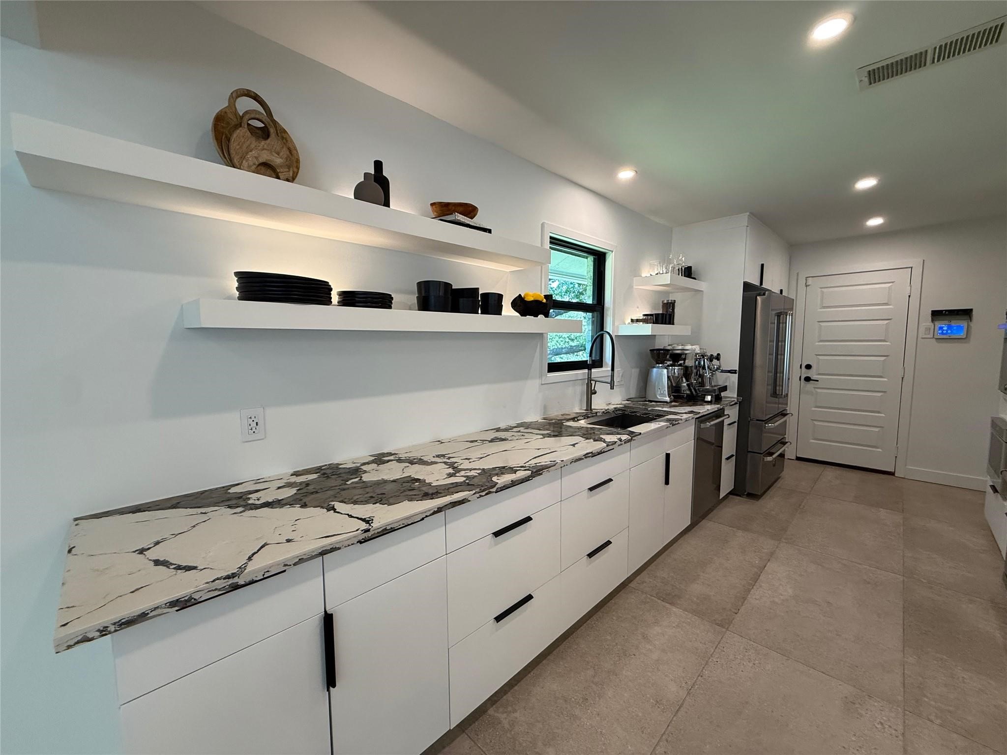 6522 Ridgeview Circle Dallas TX 75240