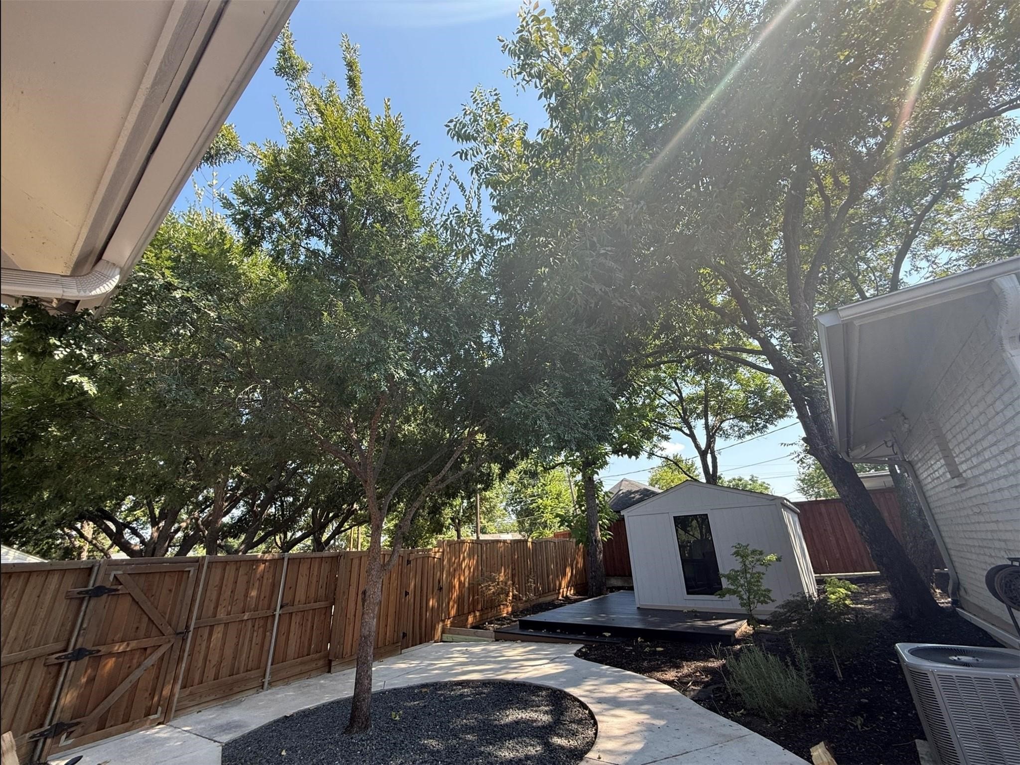 6522 Ridgeview Circle Dallas TX 75240