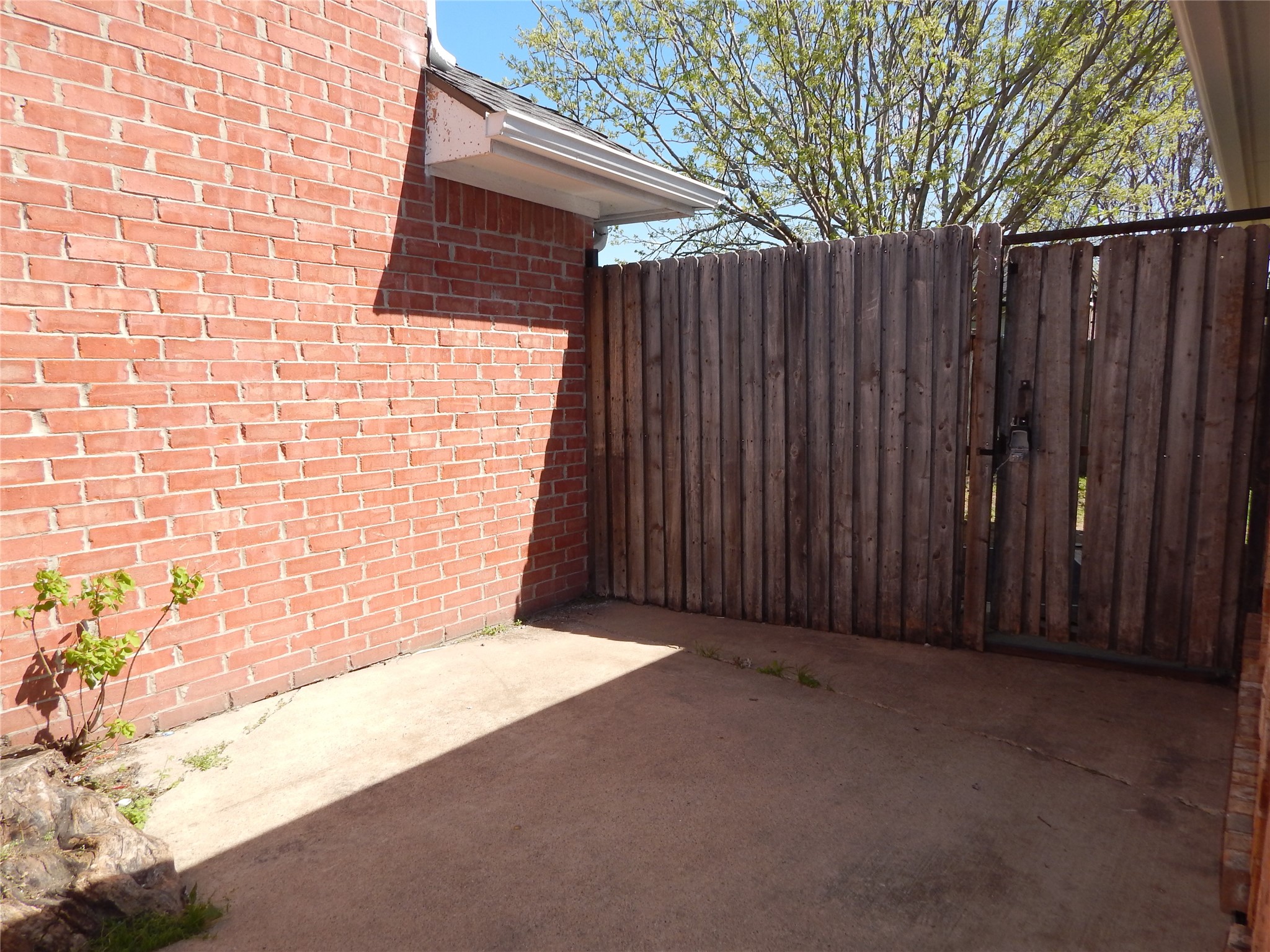 5204 Welbeck Court Garland TX 75043