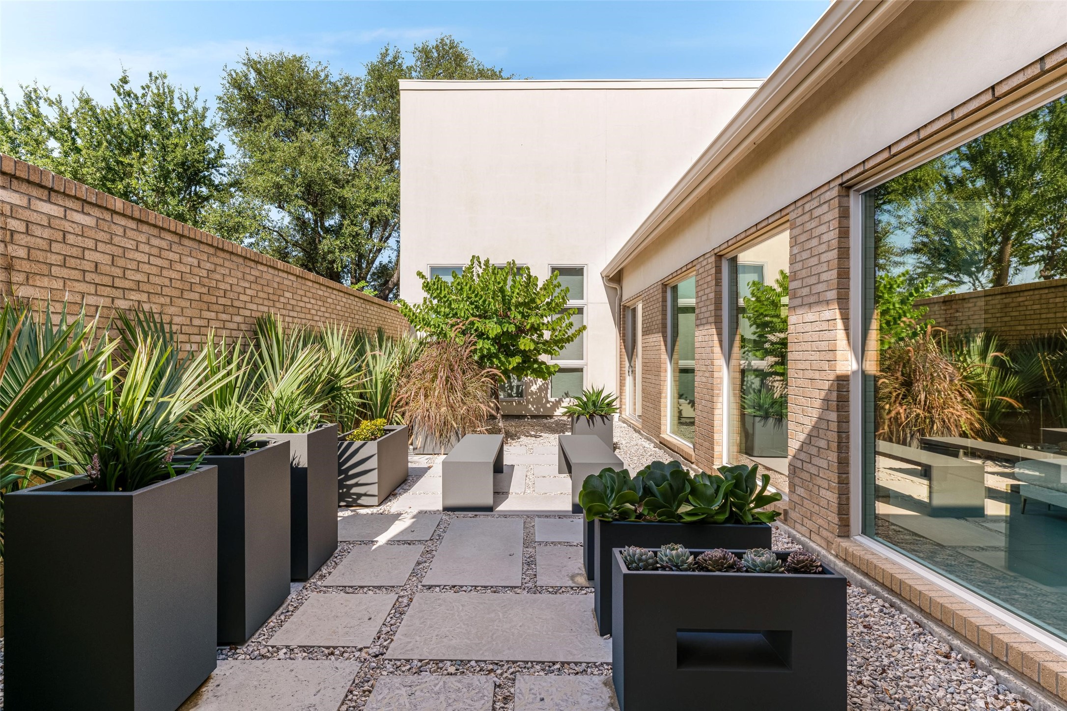 5601 Dittmar Place Dallas TX 75229