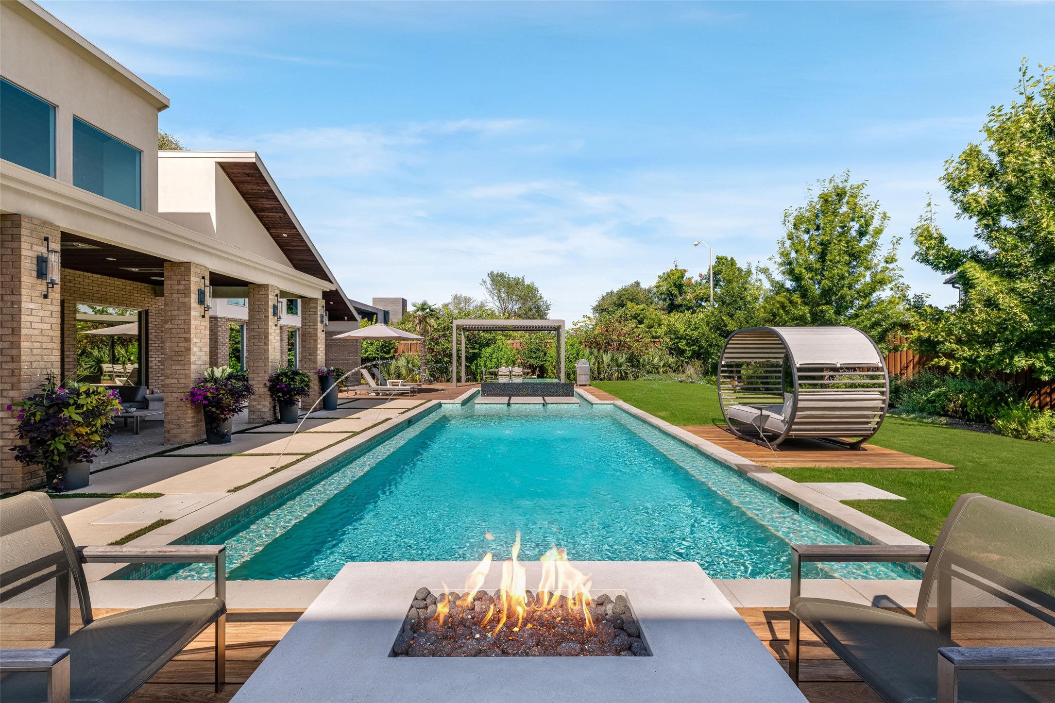 5601 Dittmar Place Dallas TX 75229