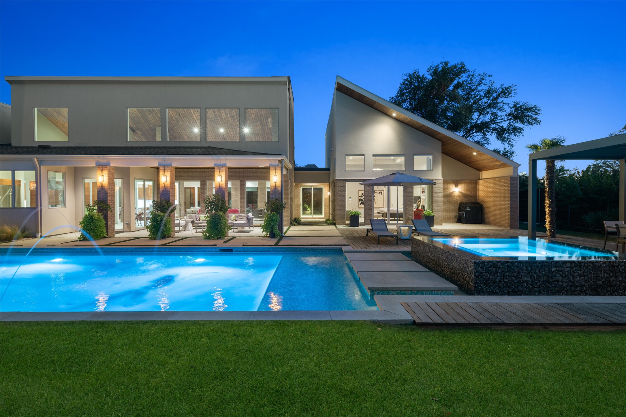 5601 Dittmar Place Dallas TX 75229