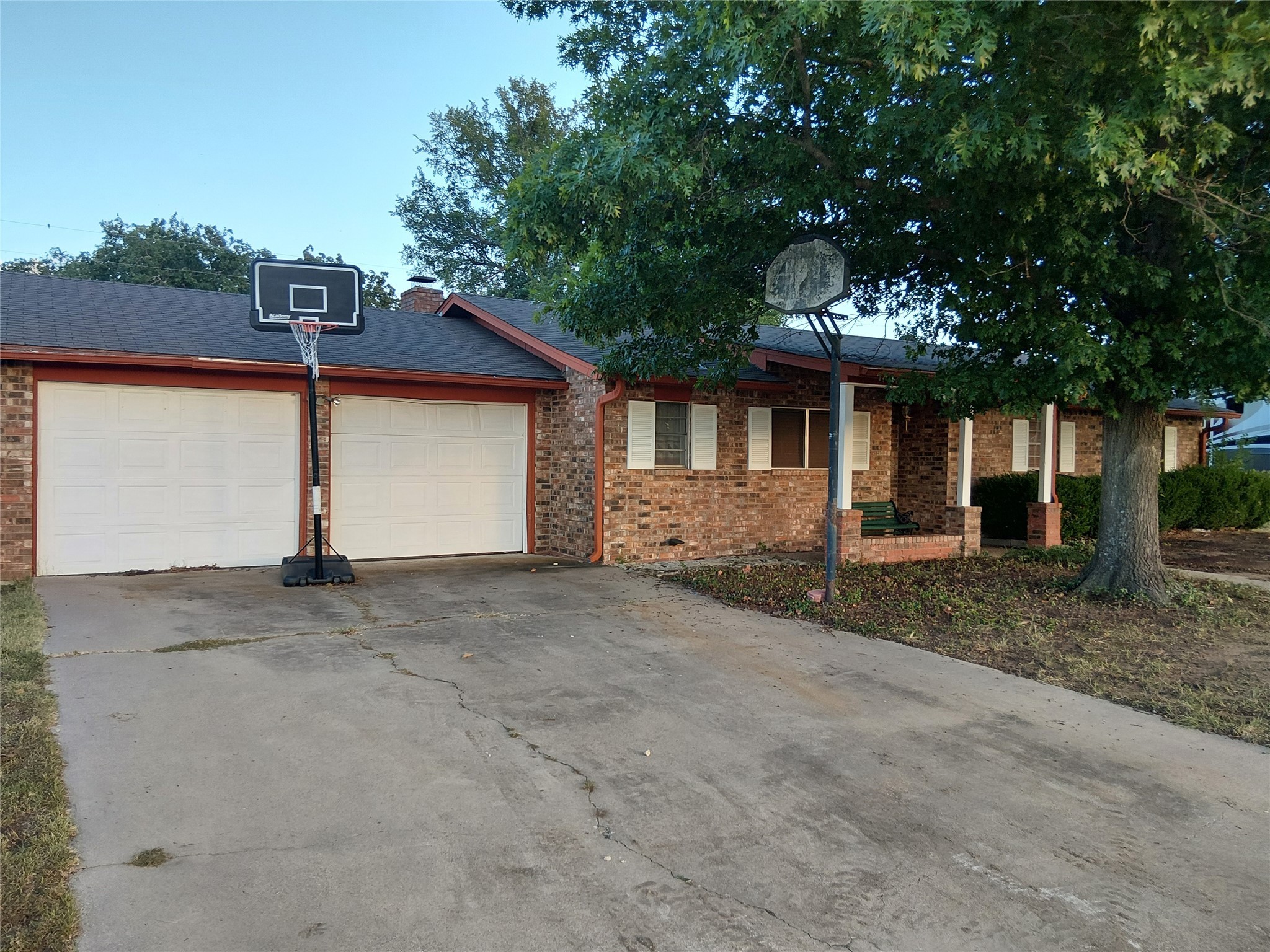 212 Palmer Drive Comanche TX 76442