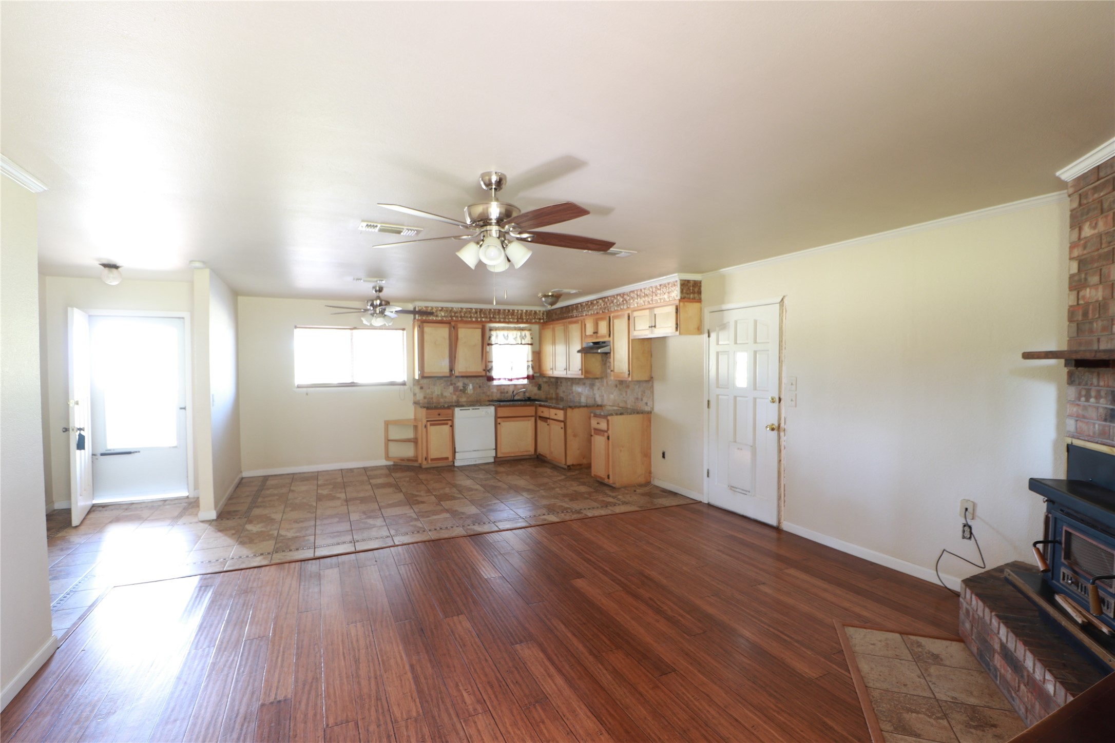 212 Palmer Drive Comanche TX 76442