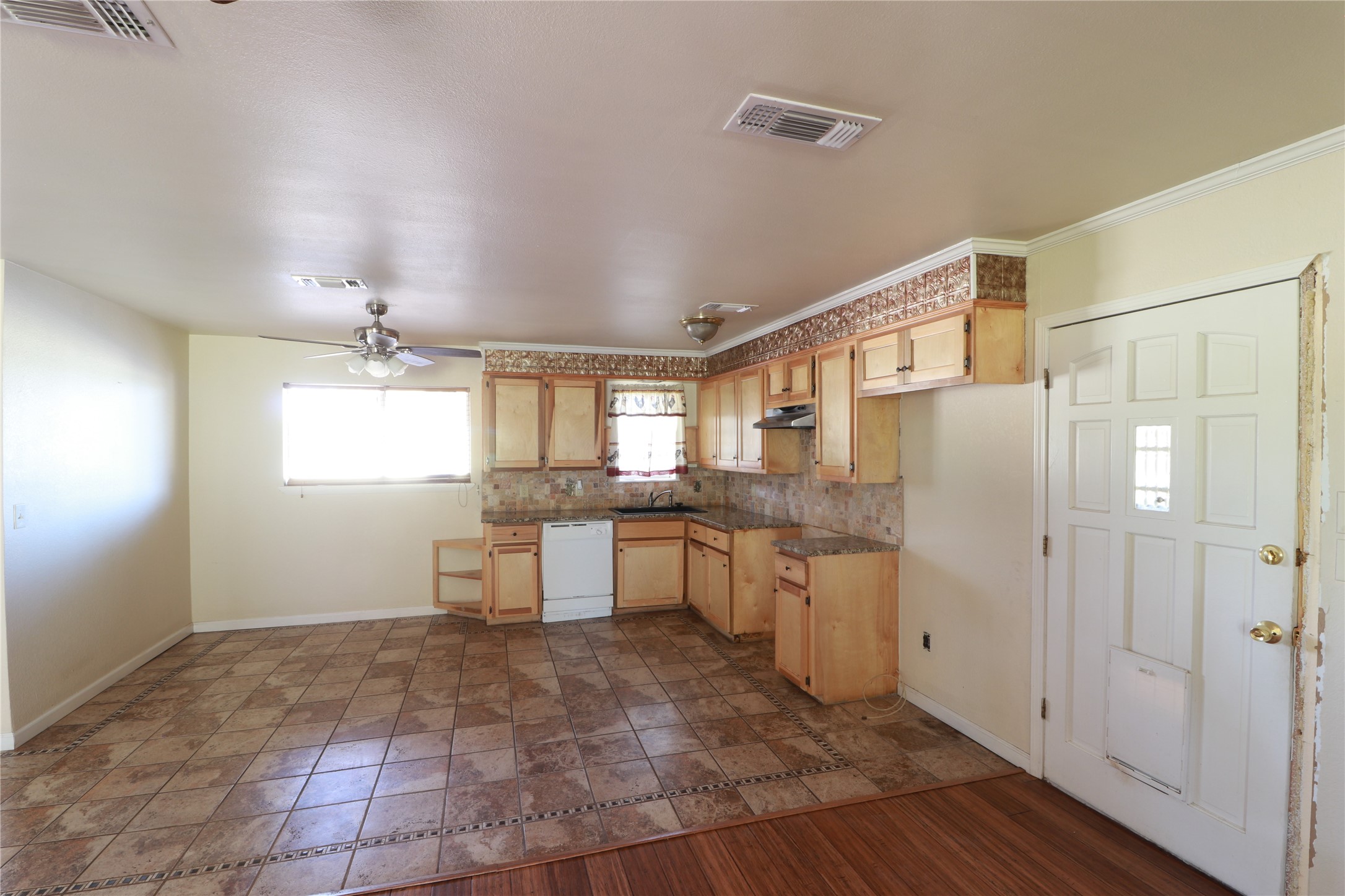 212 Palmer Drive Comanche TX 76442