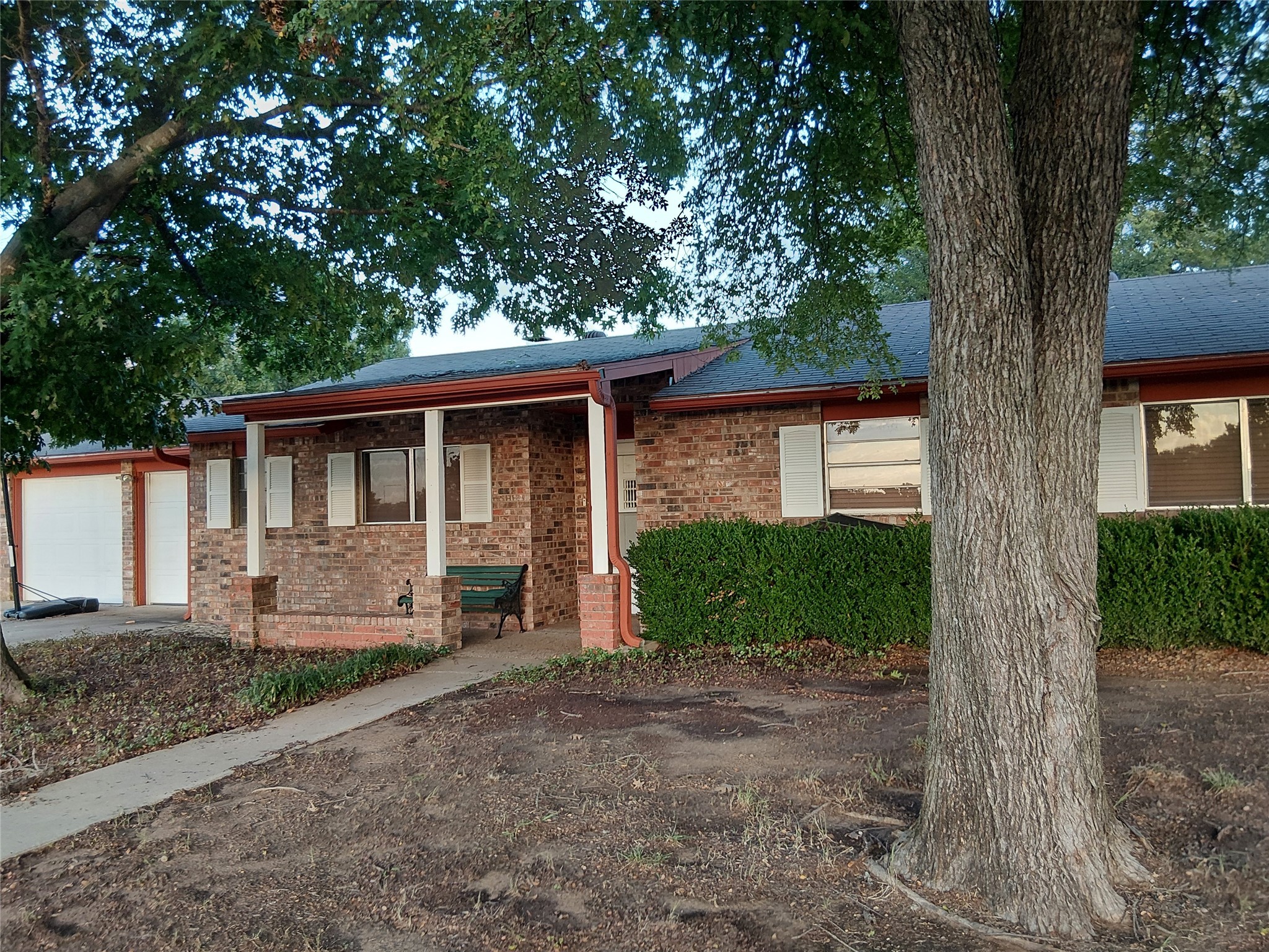 212 Palmer Drive Comanche TX 76442