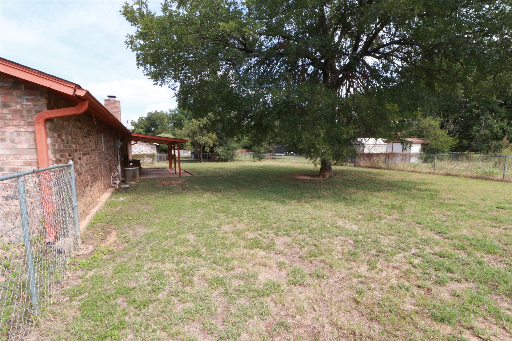 212 Palmer Drive Comanche TX 76442