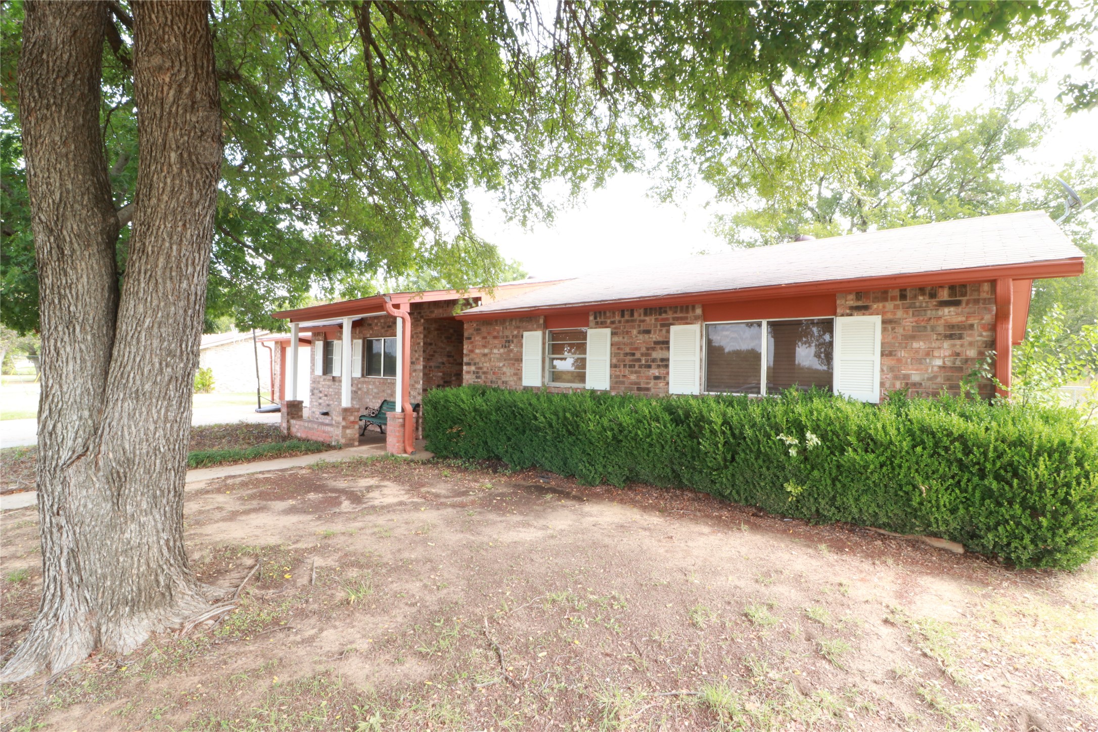 212 Palmer Drive Comanche TX 76442