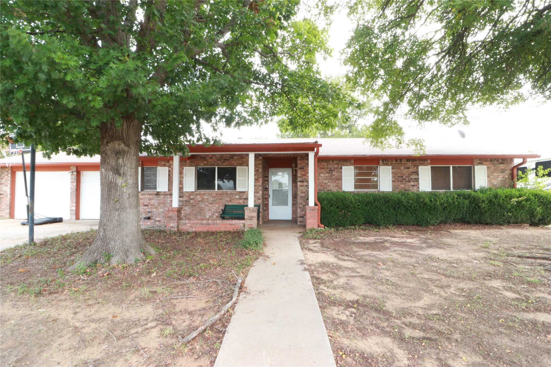 212 Palmer Drive Comanche TX 76442