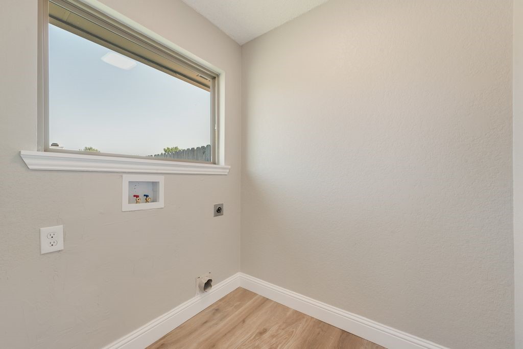 4913 Meadow Vista Place Garland TX 75043
