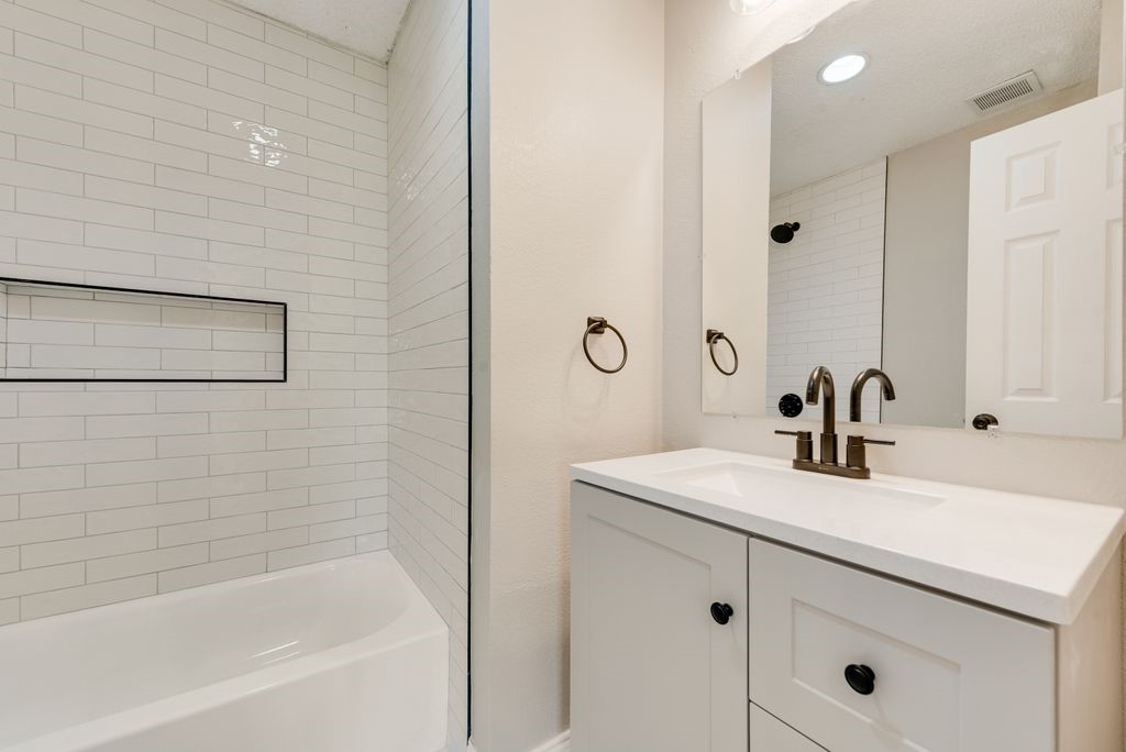 4913 Meadow Vista Place Garland TX 75043