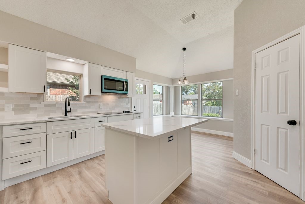 4913 Meadow Vista Place Garland TX 75043