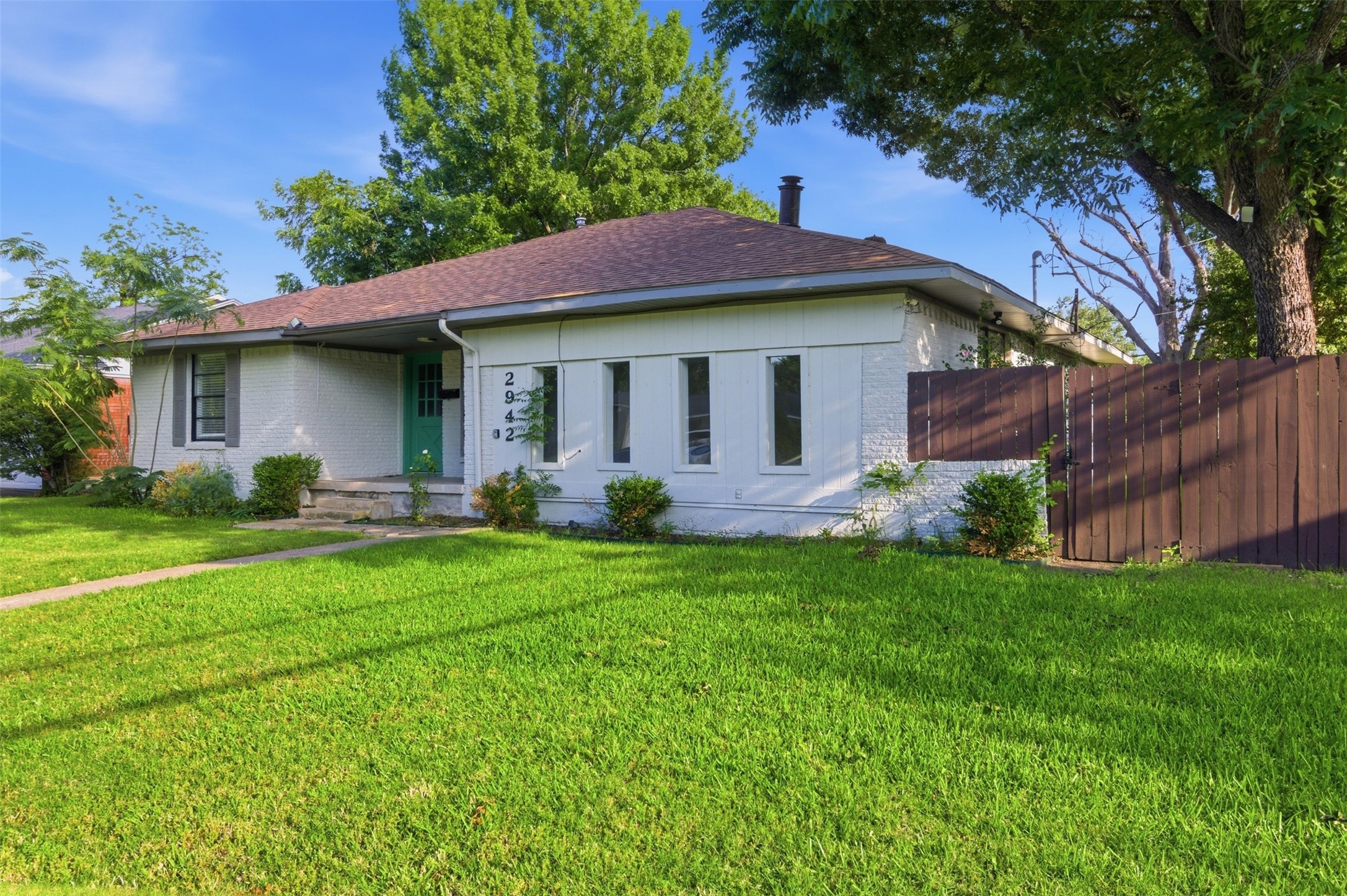 2942 Townsend Drive Dallas TX 75229