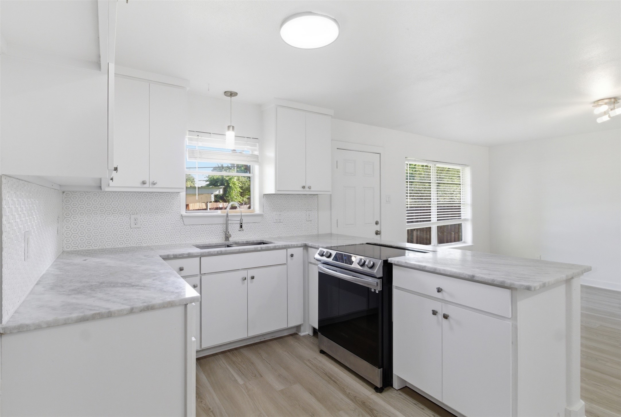 2942 Townsend Drive Dallas TX 75229