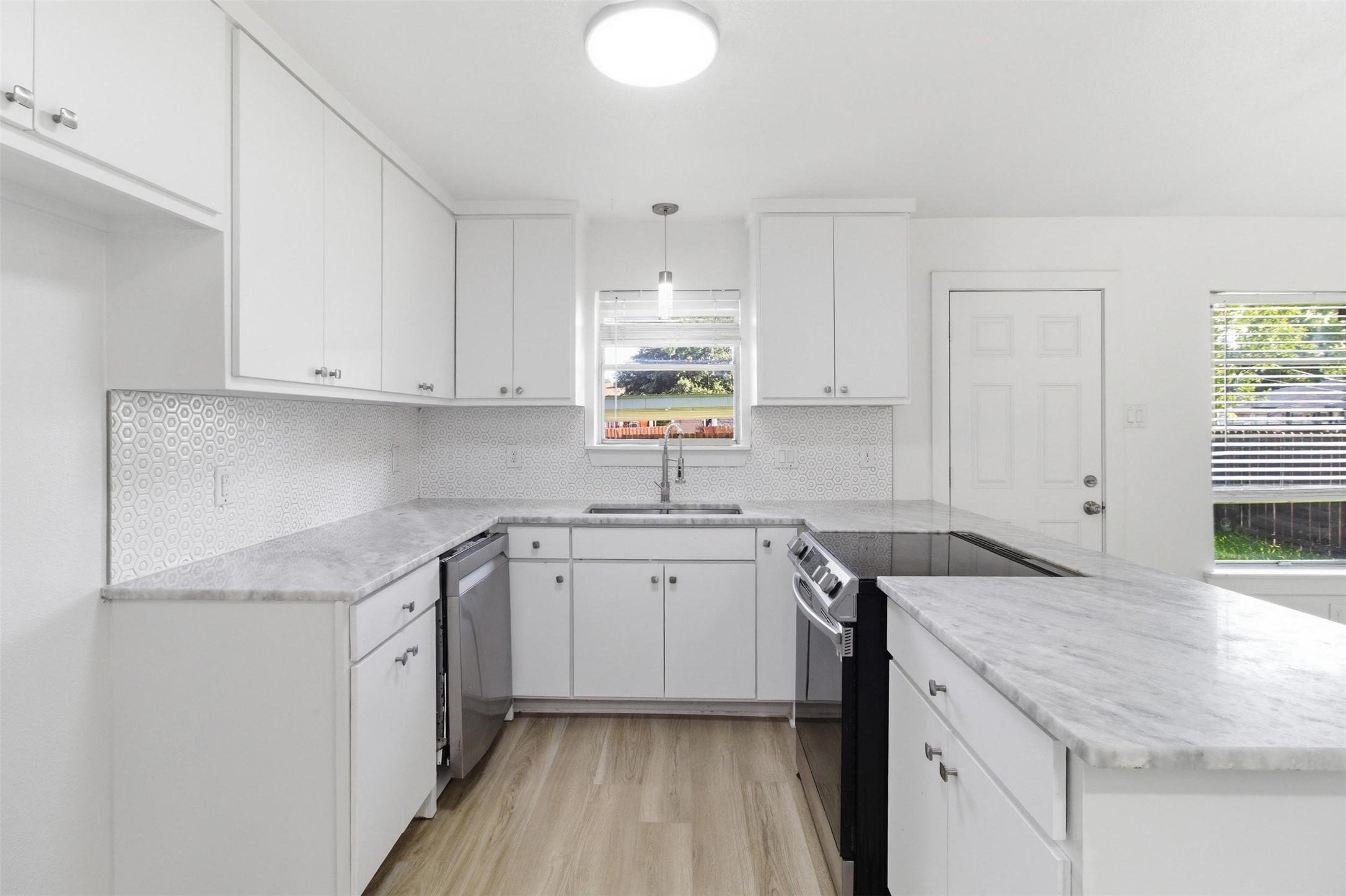 2942 Townsend Drive Dallas TX 75229