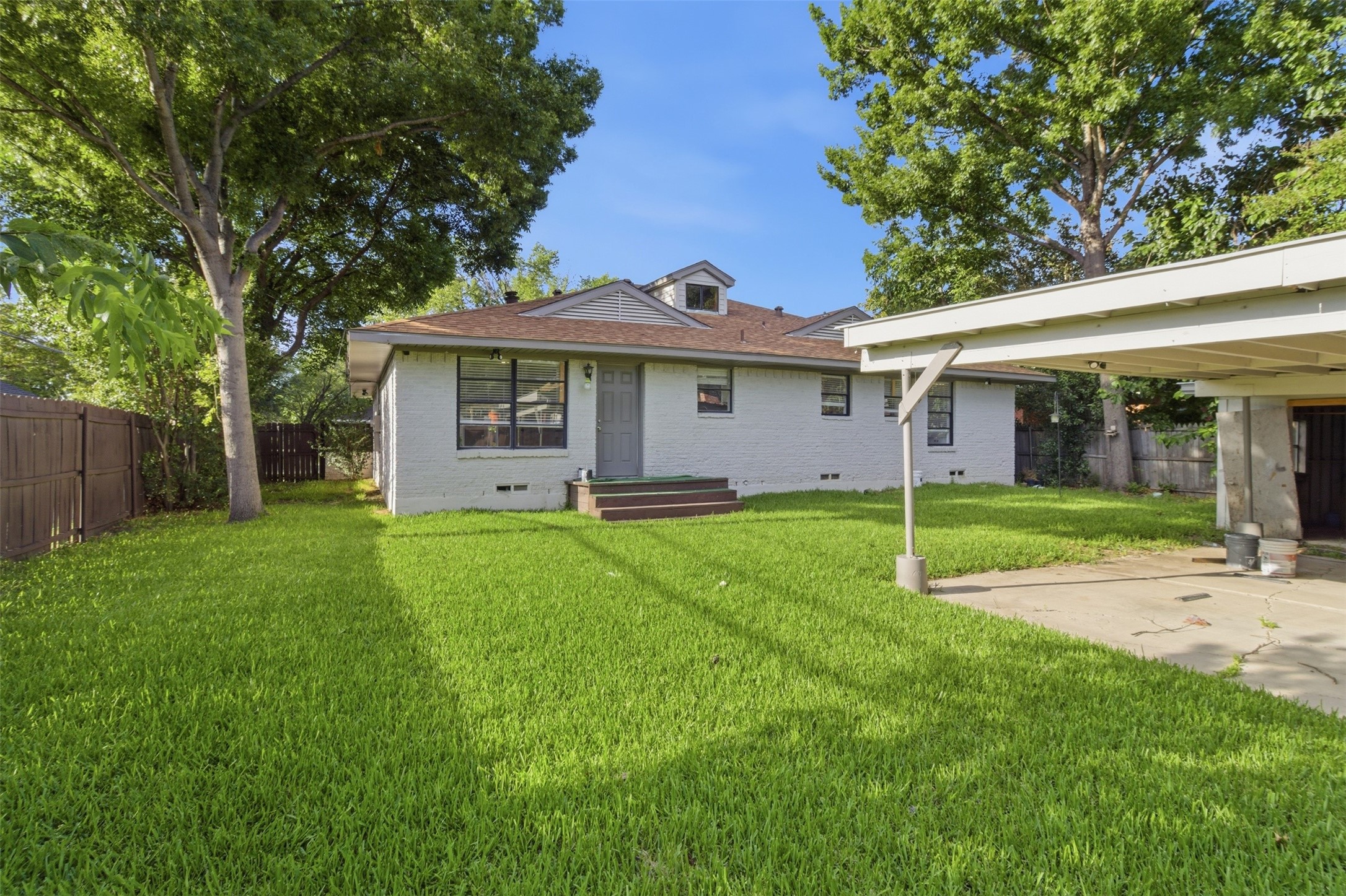 2942 Townsend Drive Dallas TX 75229