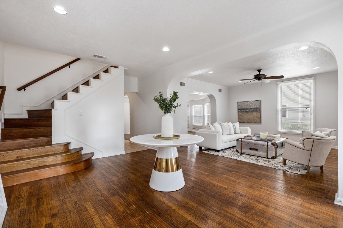4727 Worth Street Dallas TX 75246