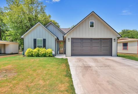113 Austin Street Mcgregor TX 76657