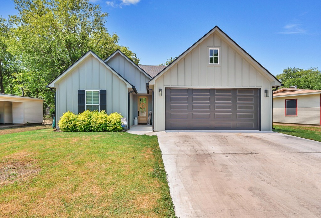 113 Austin Street Mcgregor TX 76657