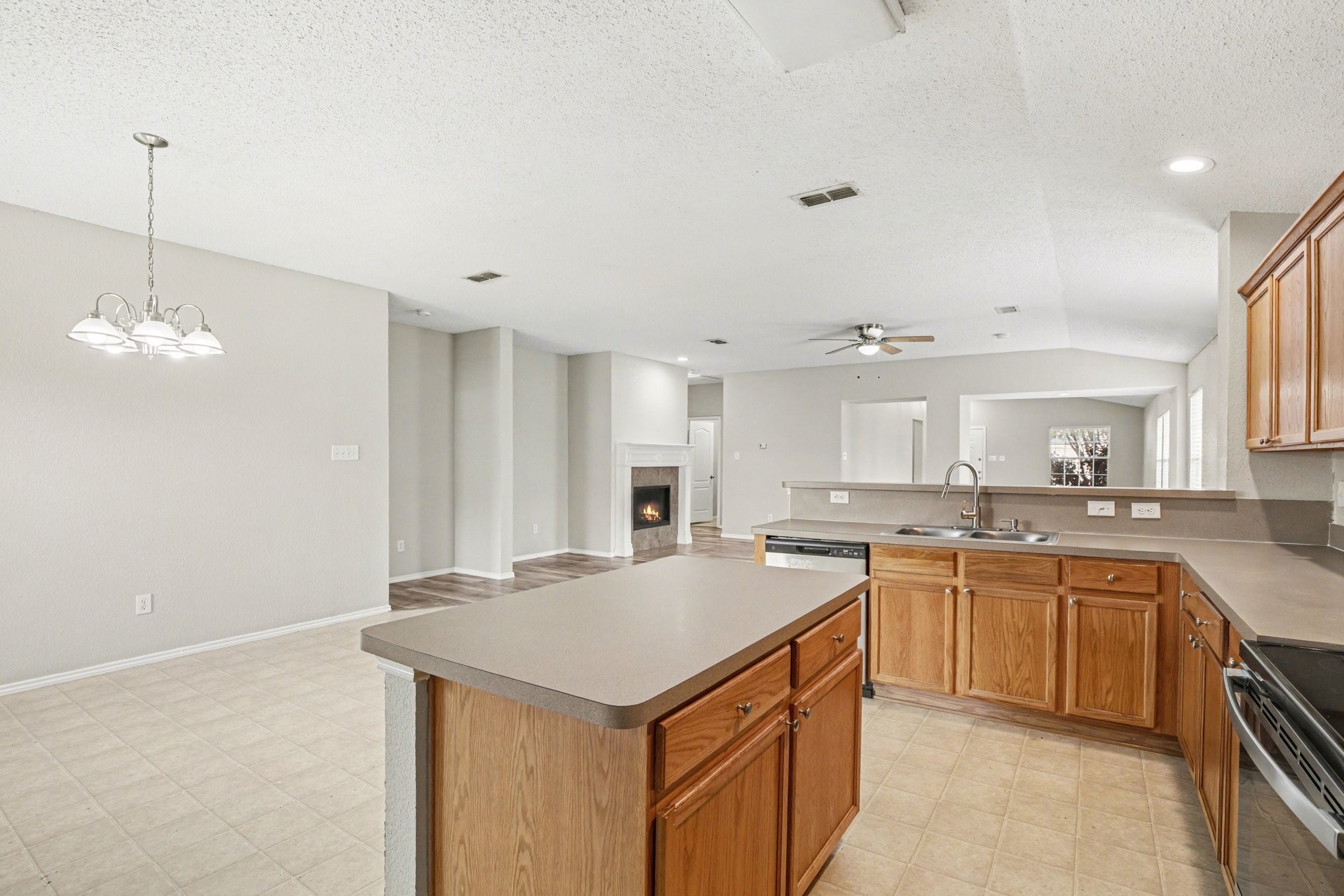 2624 Buffalo Run Burleson TX 76028