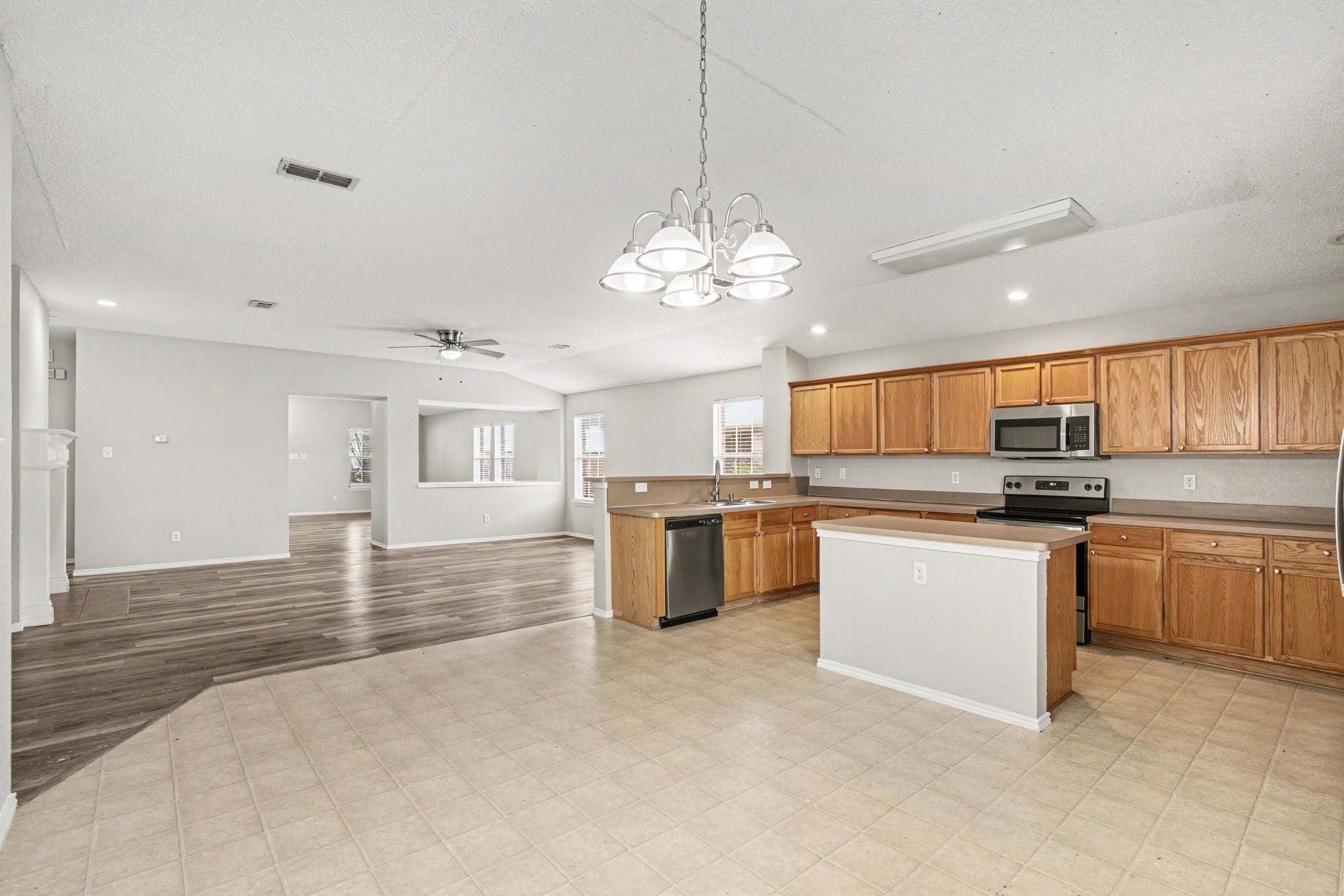 2624 Buffalo Run Burleson TX 76028