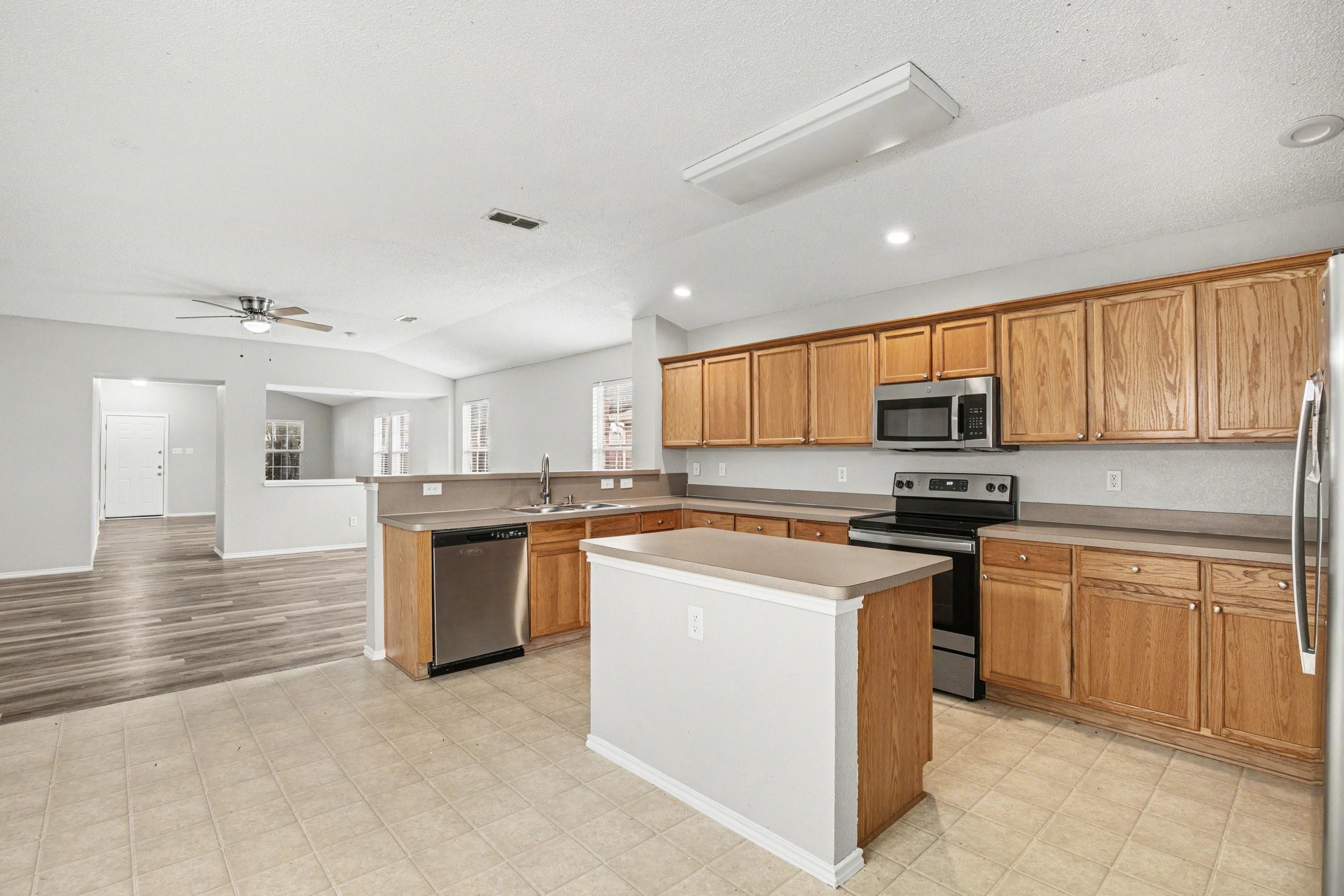 2624 Buffalo Run Burleson TX 76028