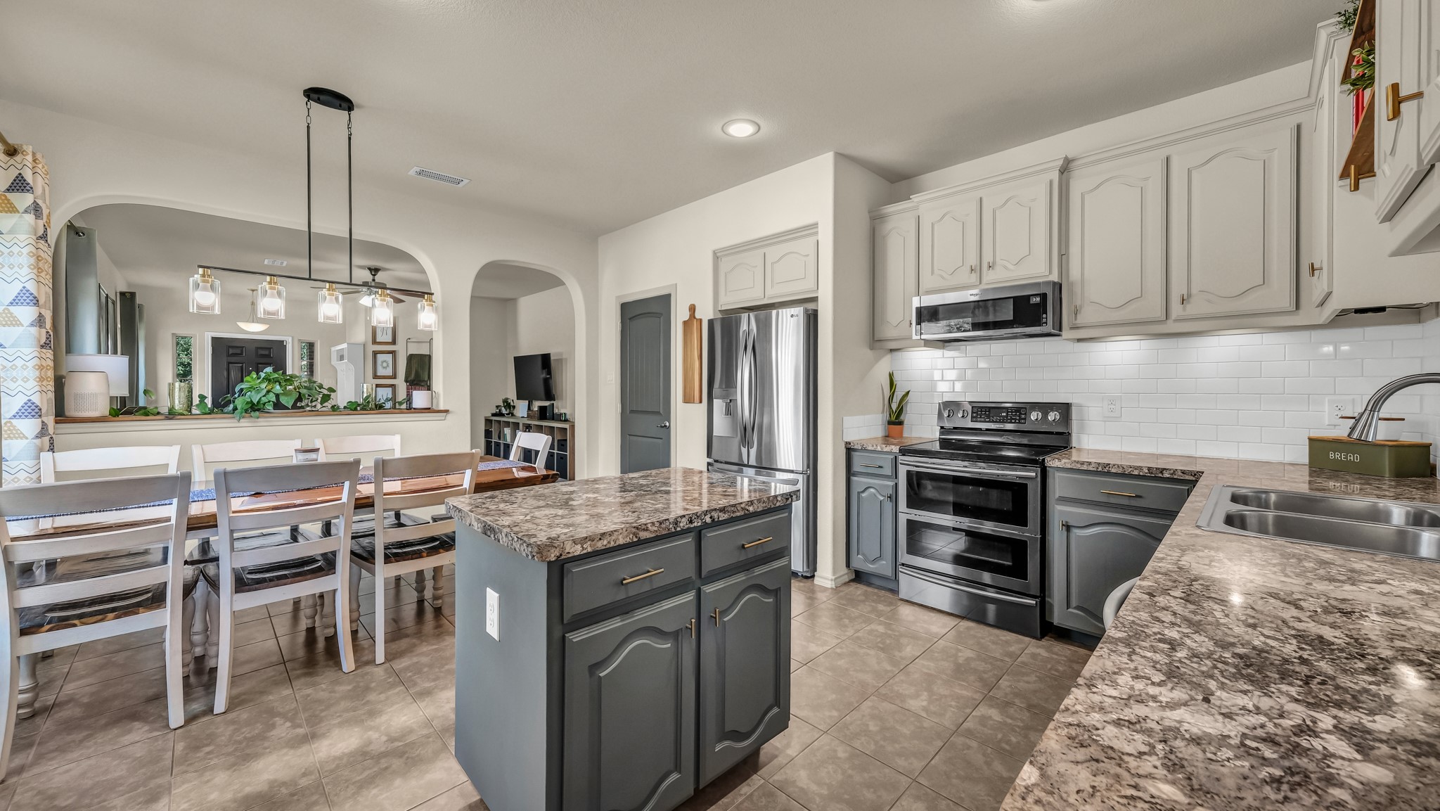 1100 New Meadow Drive Azle TX 76020