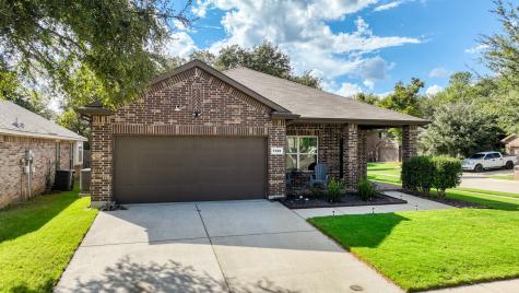 1100 New Meadow Drive Azle TX 76020