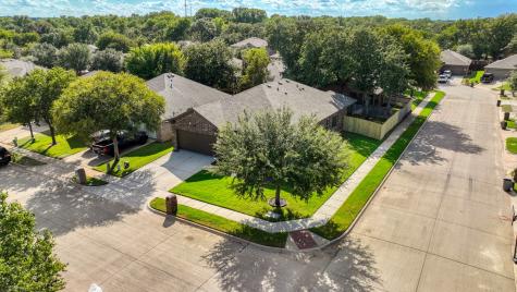 1100 New Meadow Drive Azle TX 76020